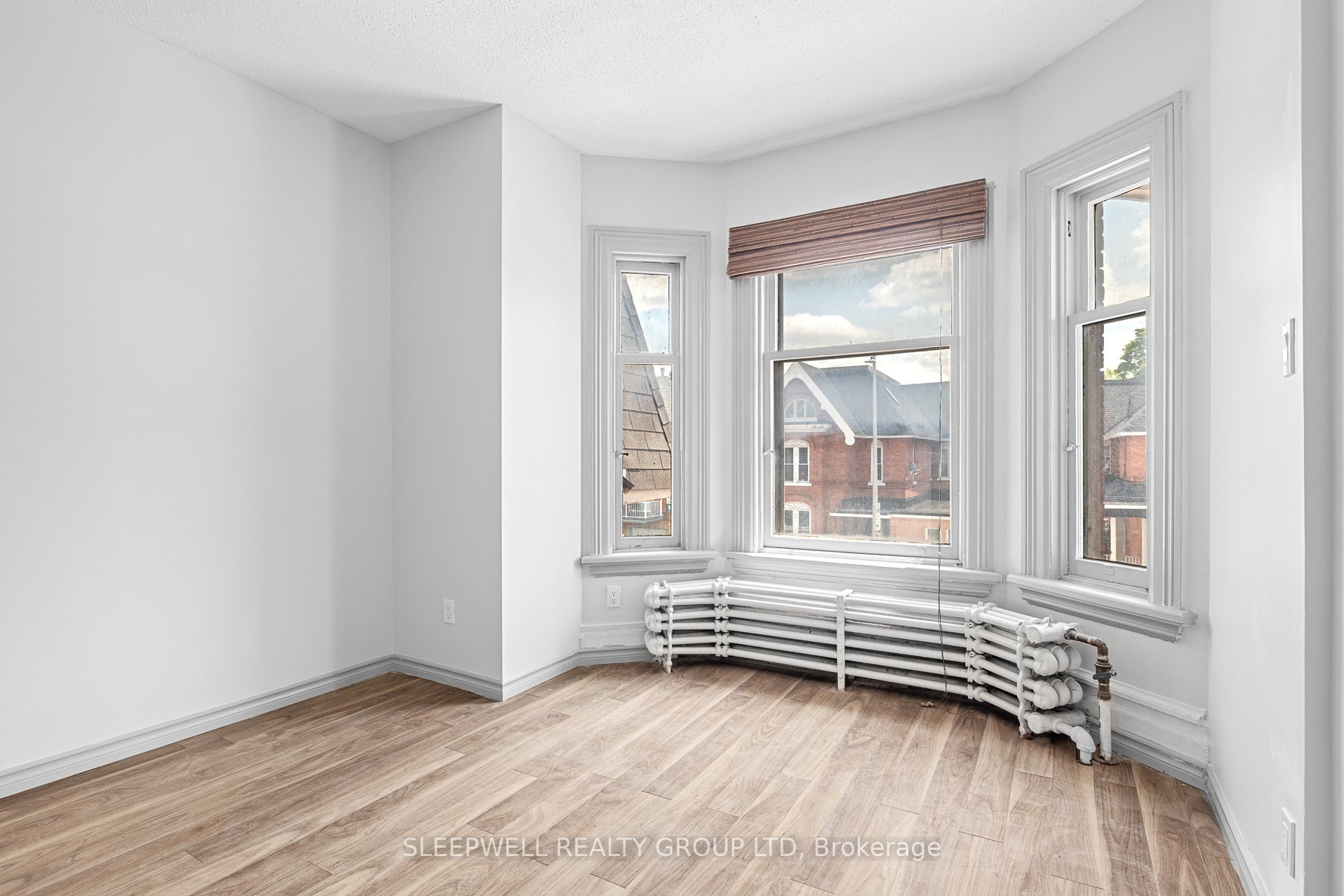 455-457 Somerset Street W Property Photo 25