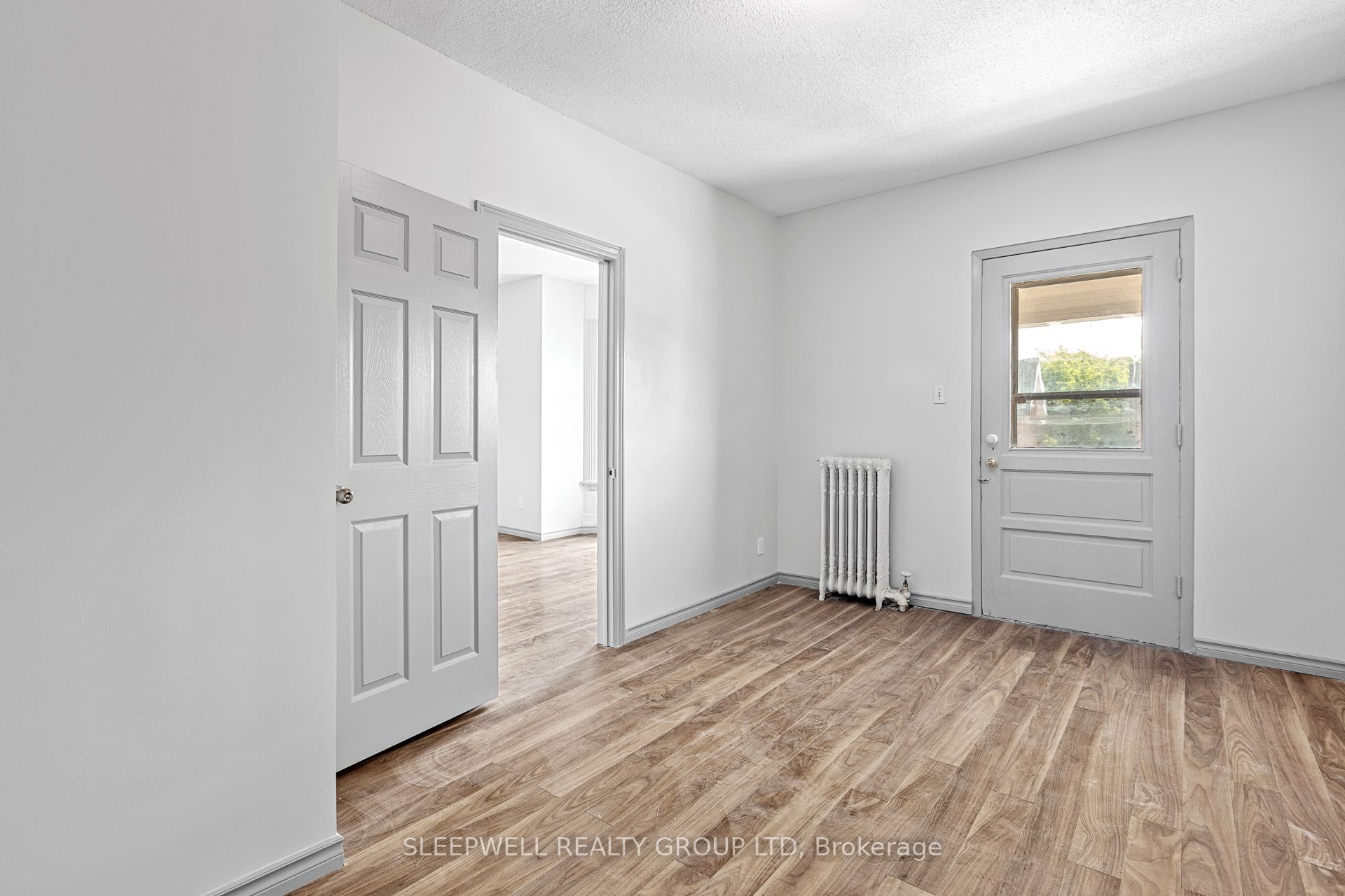 455-457 Somerset Street W Property Photo 26