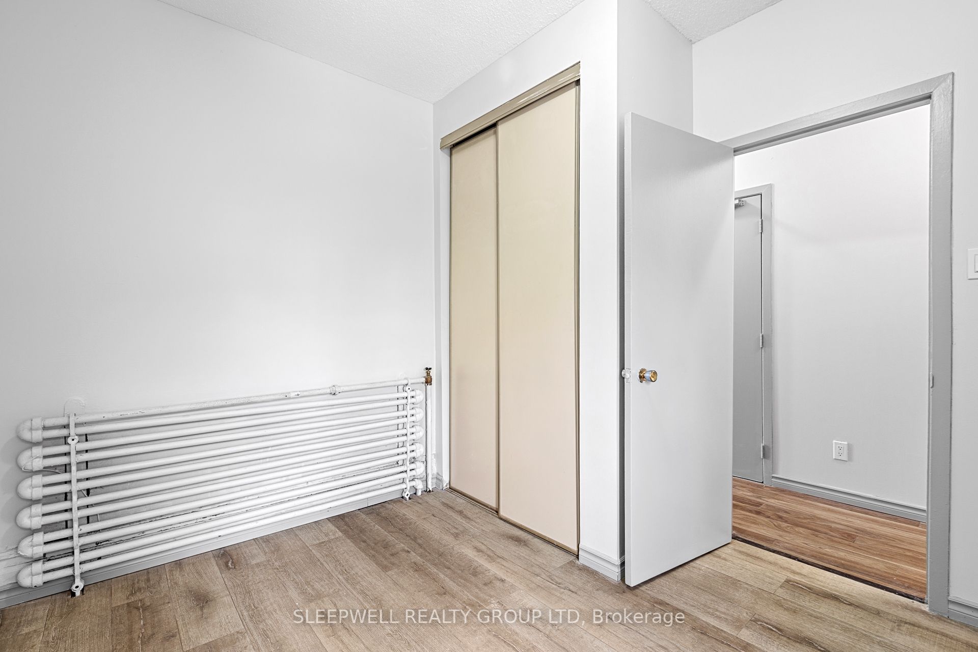 455-457 Somerset Street W Property Photo 28