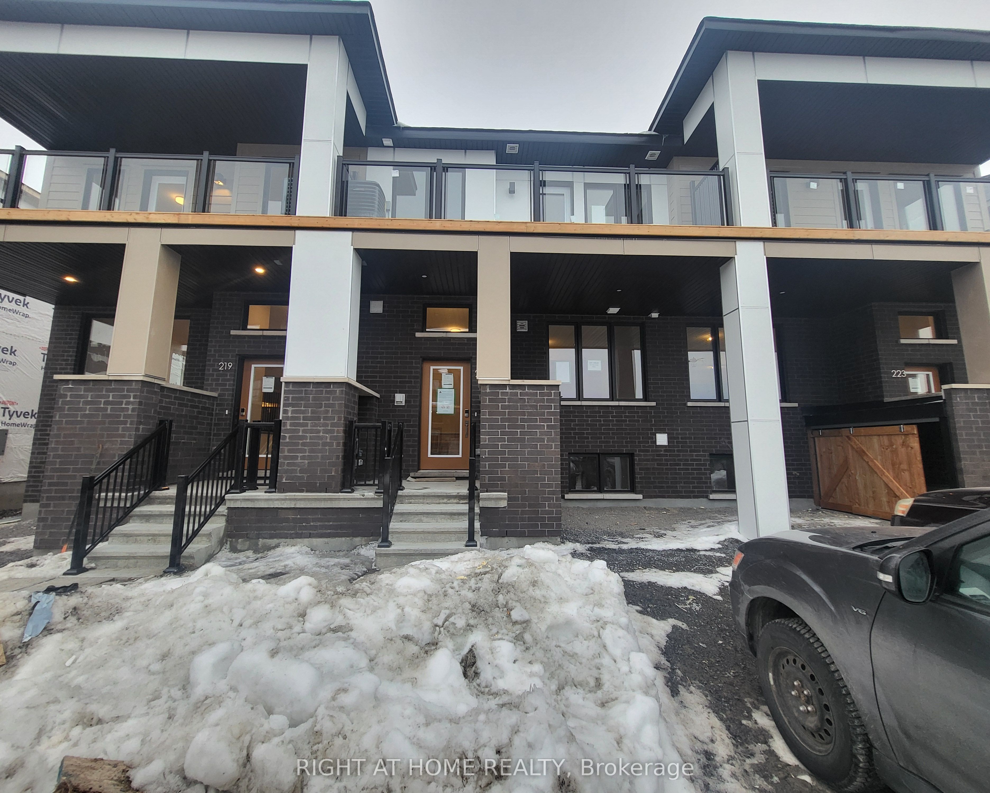 221 Speckled Alder Row Property Photo 1