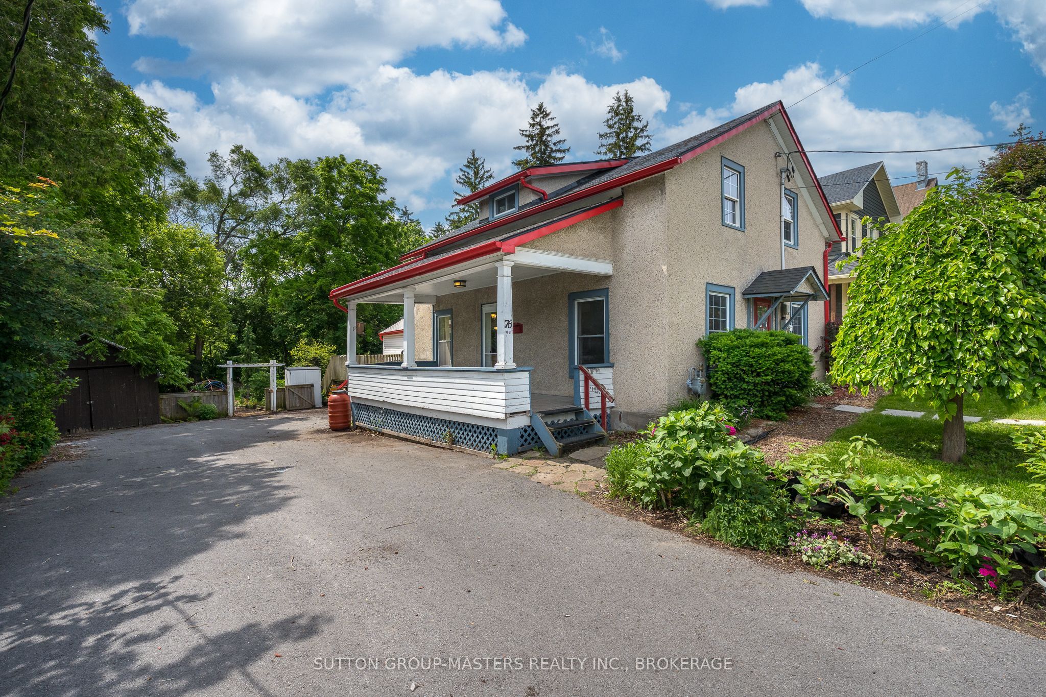 76 Bridge Street W Property Photo 1