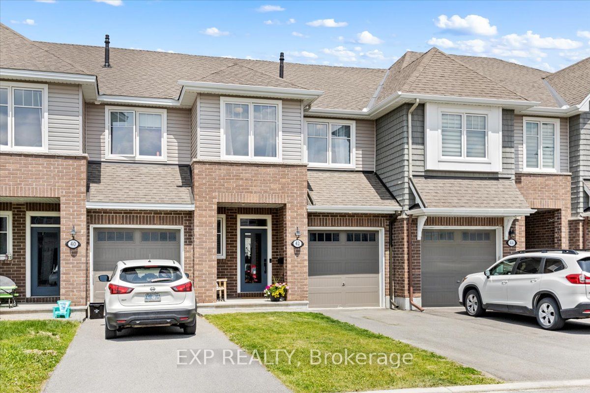 42 Jardiniere Street Property Photo 1