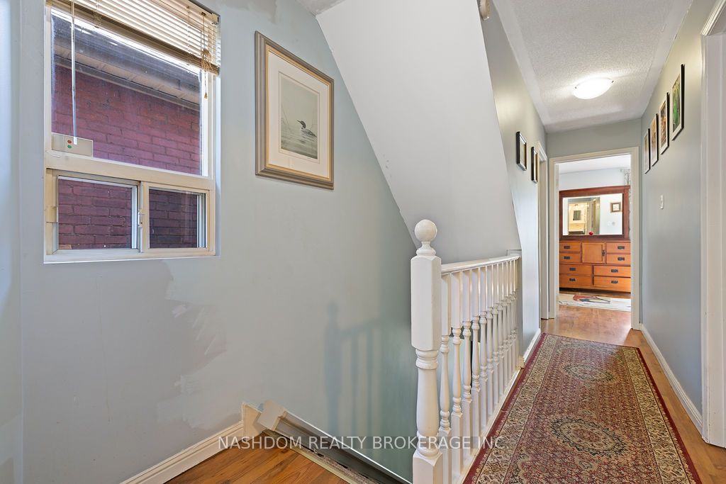 23 Fairleigh Avenue N Property Photo 28