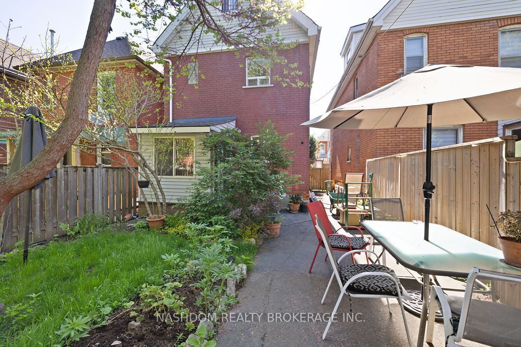 23 Fairleigh Avenue N Property Photo 33