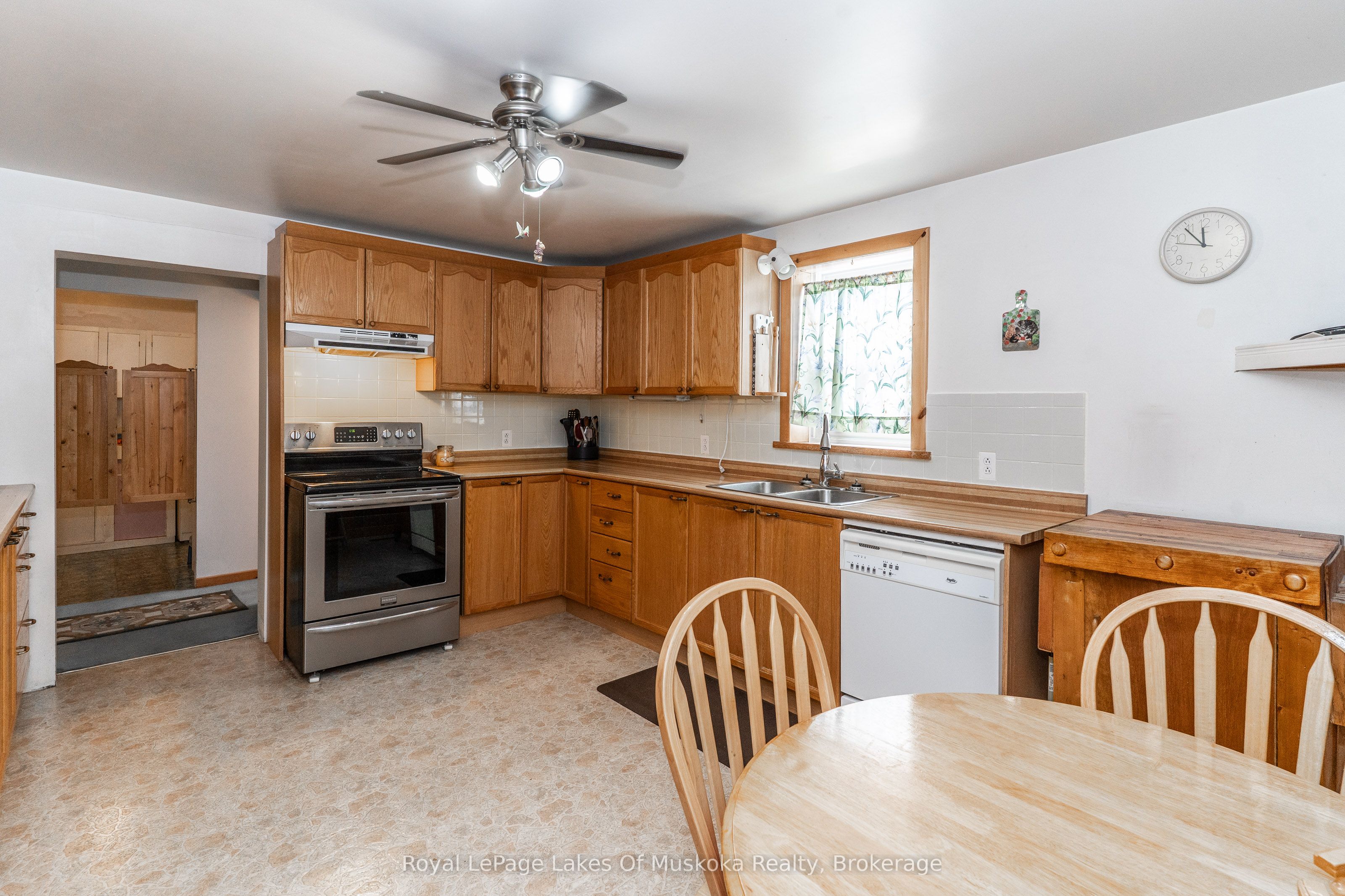156 Dill Street Property Photo 9