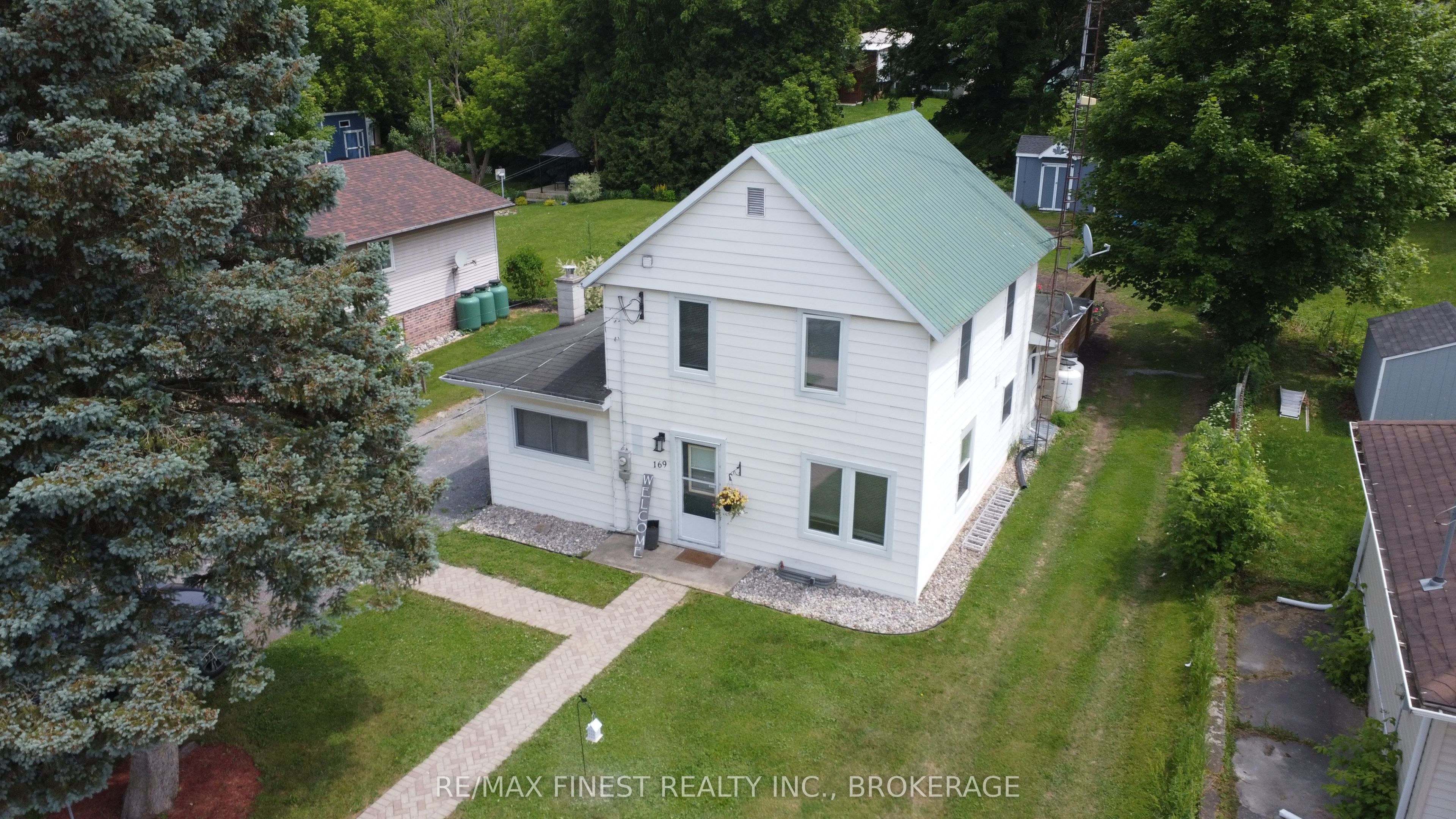 169 Main St Property Photo 1