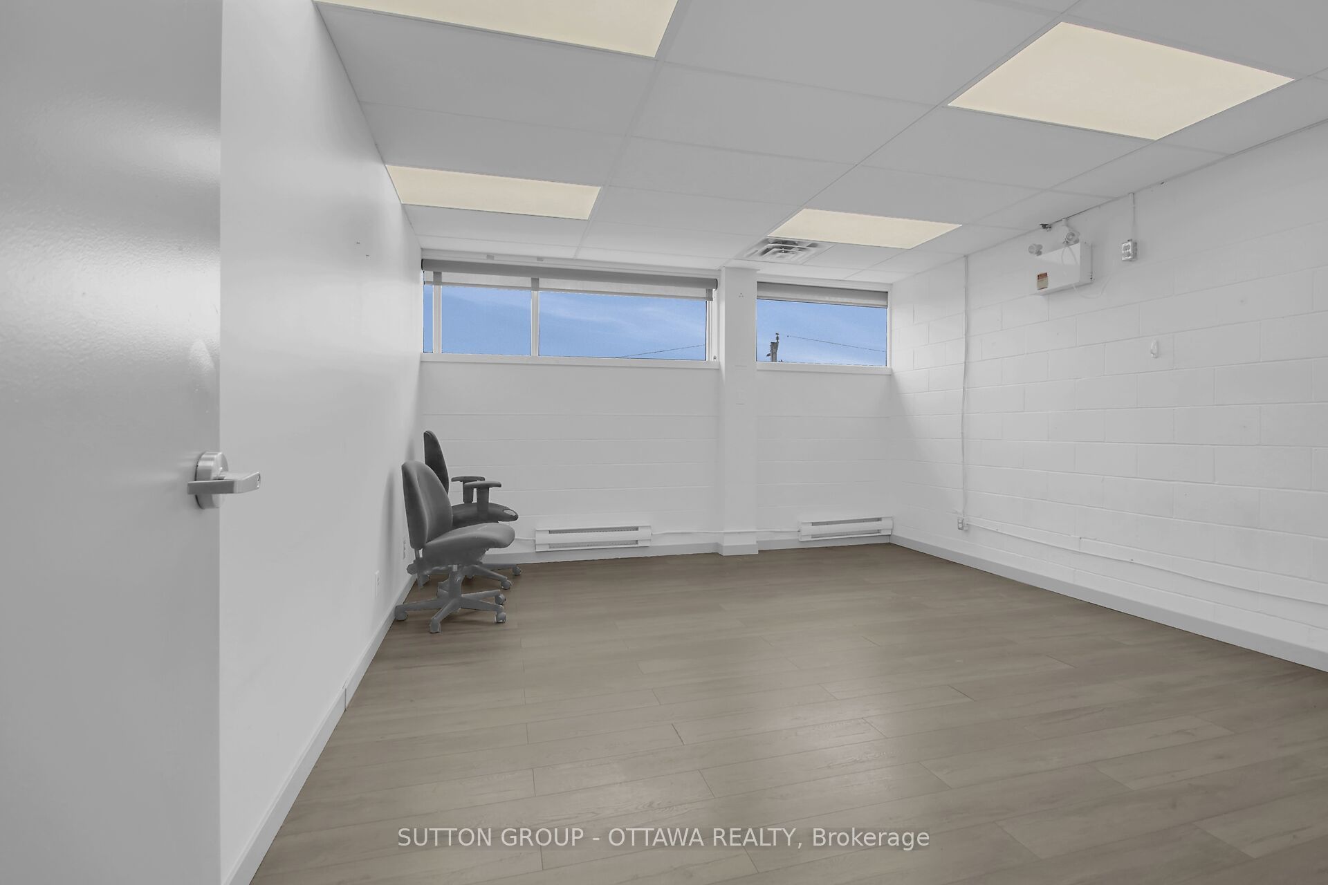 981 Wellington Street 400 Property Photo 5