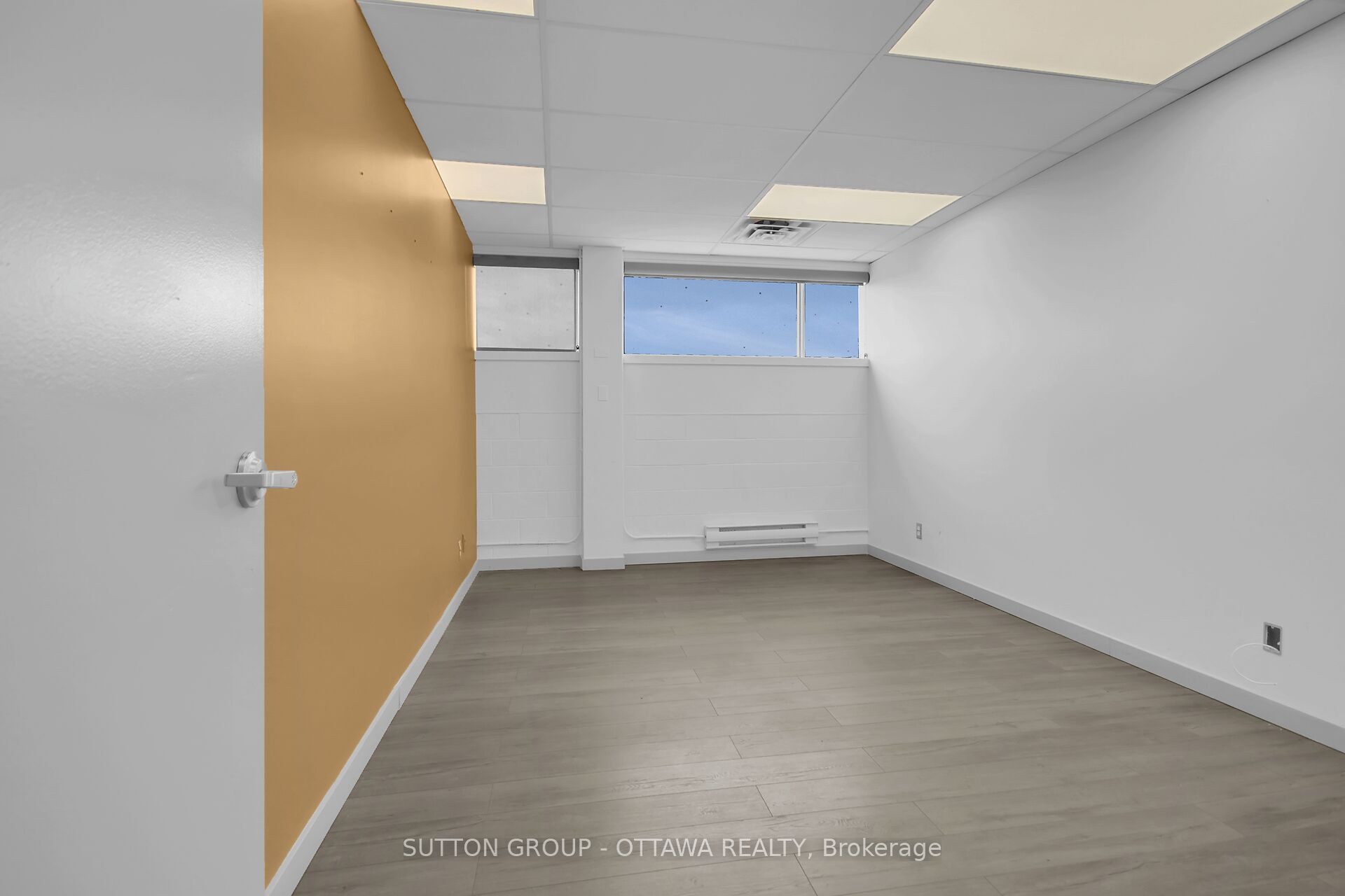 981 Wellington Street 400 Property Photo 11