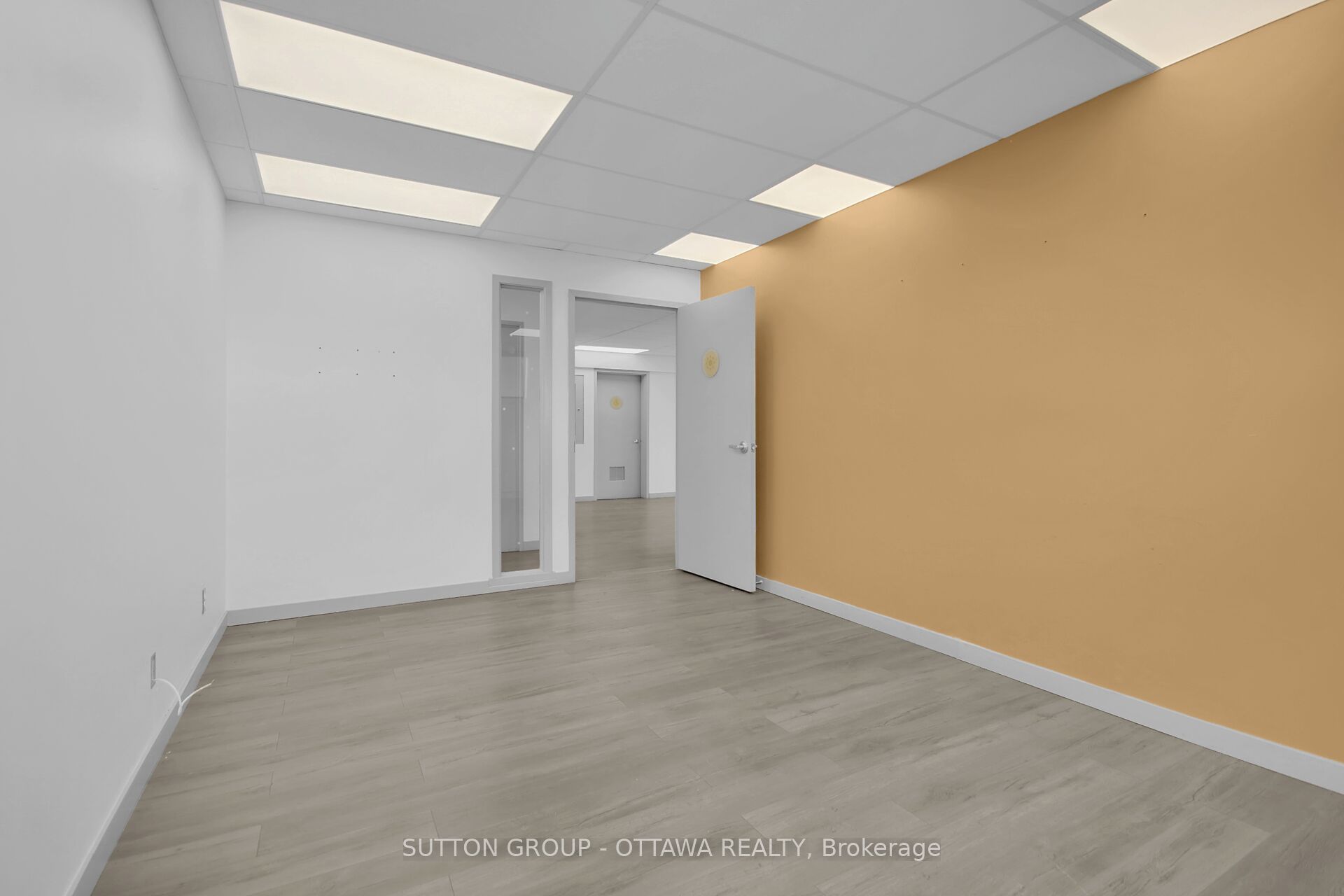 981 Wellington Street 400 Property Photo 12
