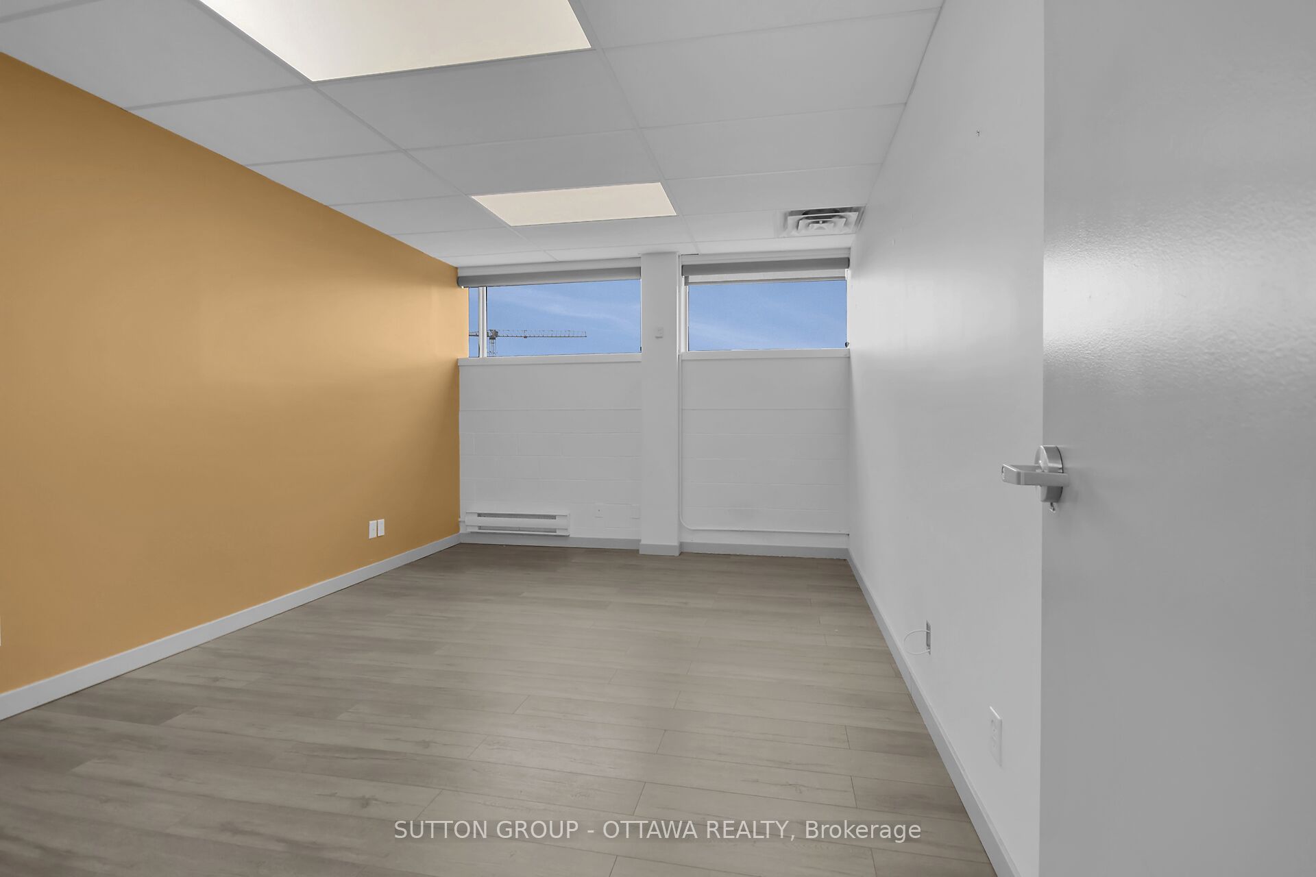 981 Wellington Street 400 Property Photo 13
