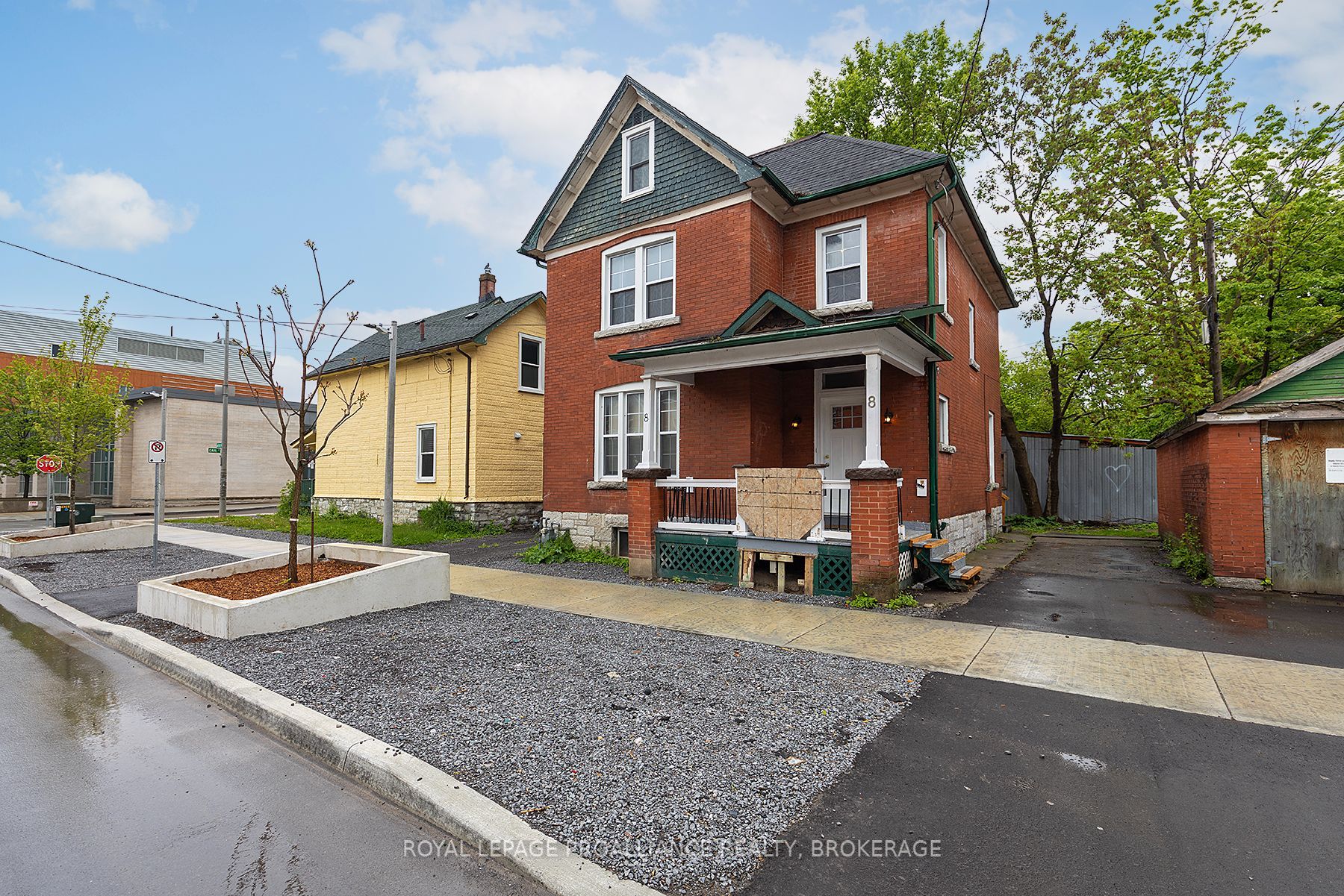 8 Aberdeen St Property Photo 1