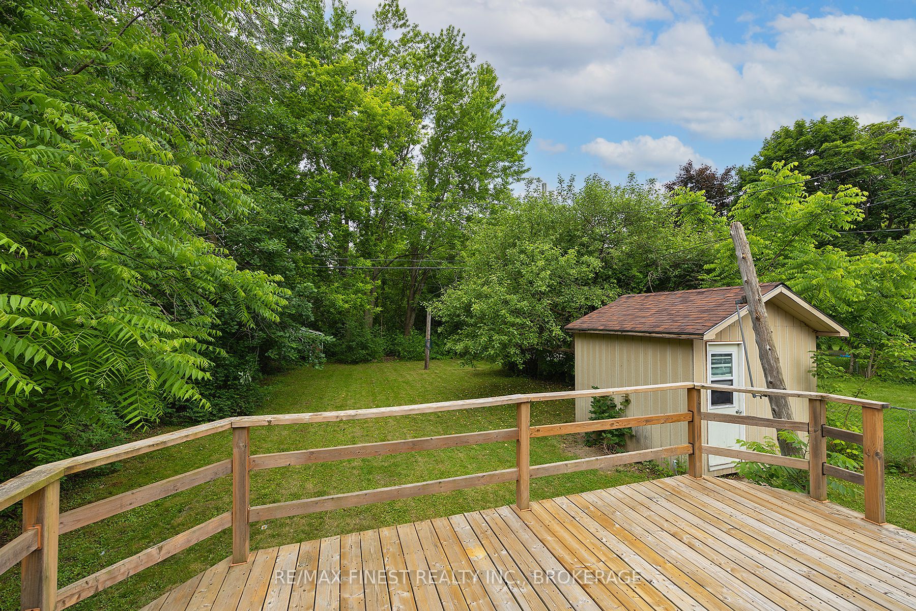 226 Simcoe Street Property Photo 8