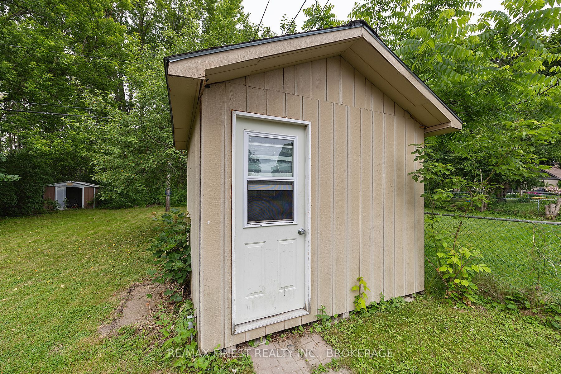 226 Simcoe Street Property Photo 10