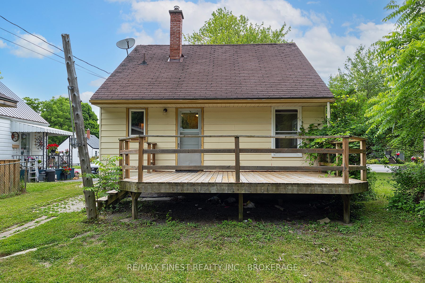 226 Simcoe Street Property Photo 12