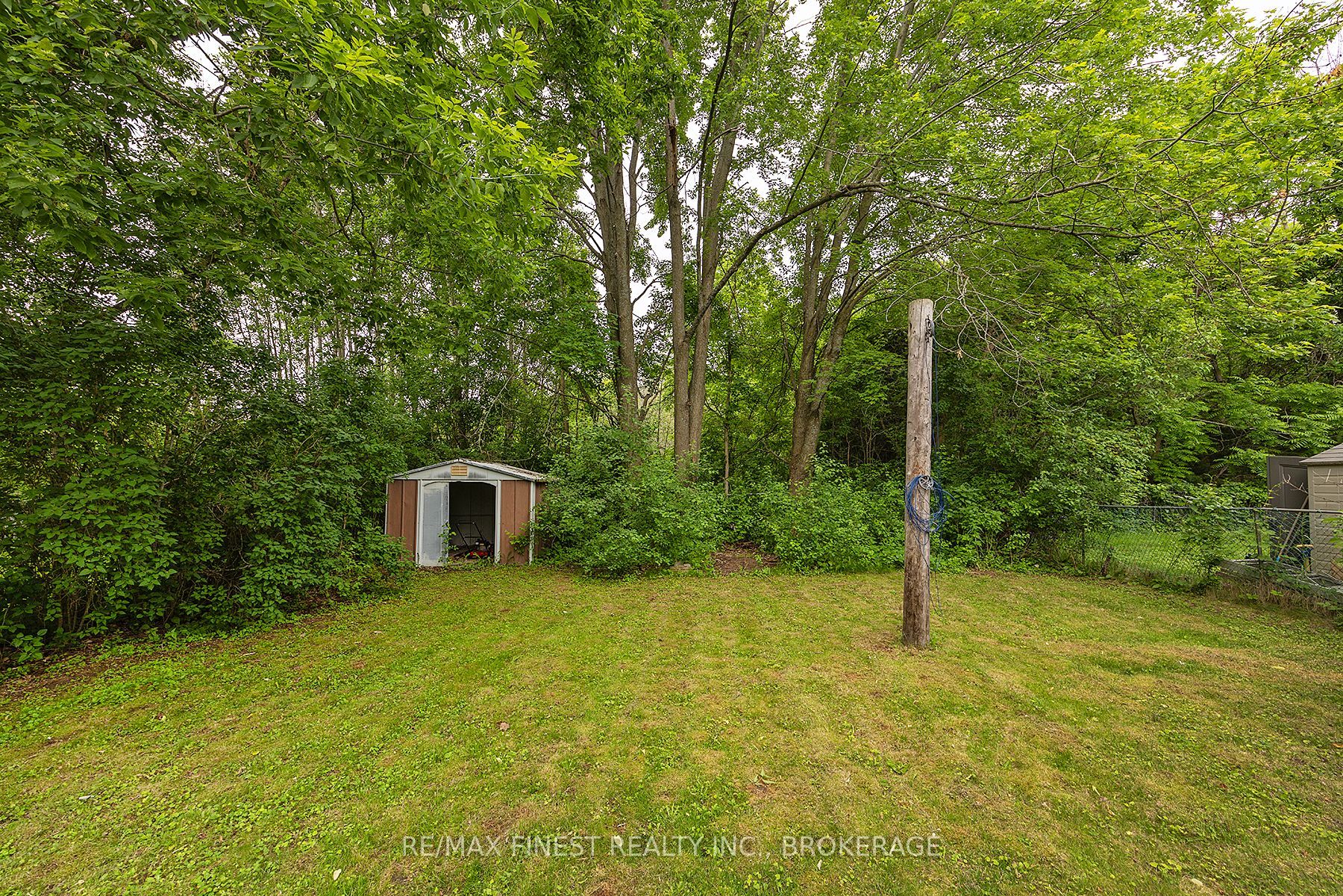 226 Simcoe Street Property Photo 13