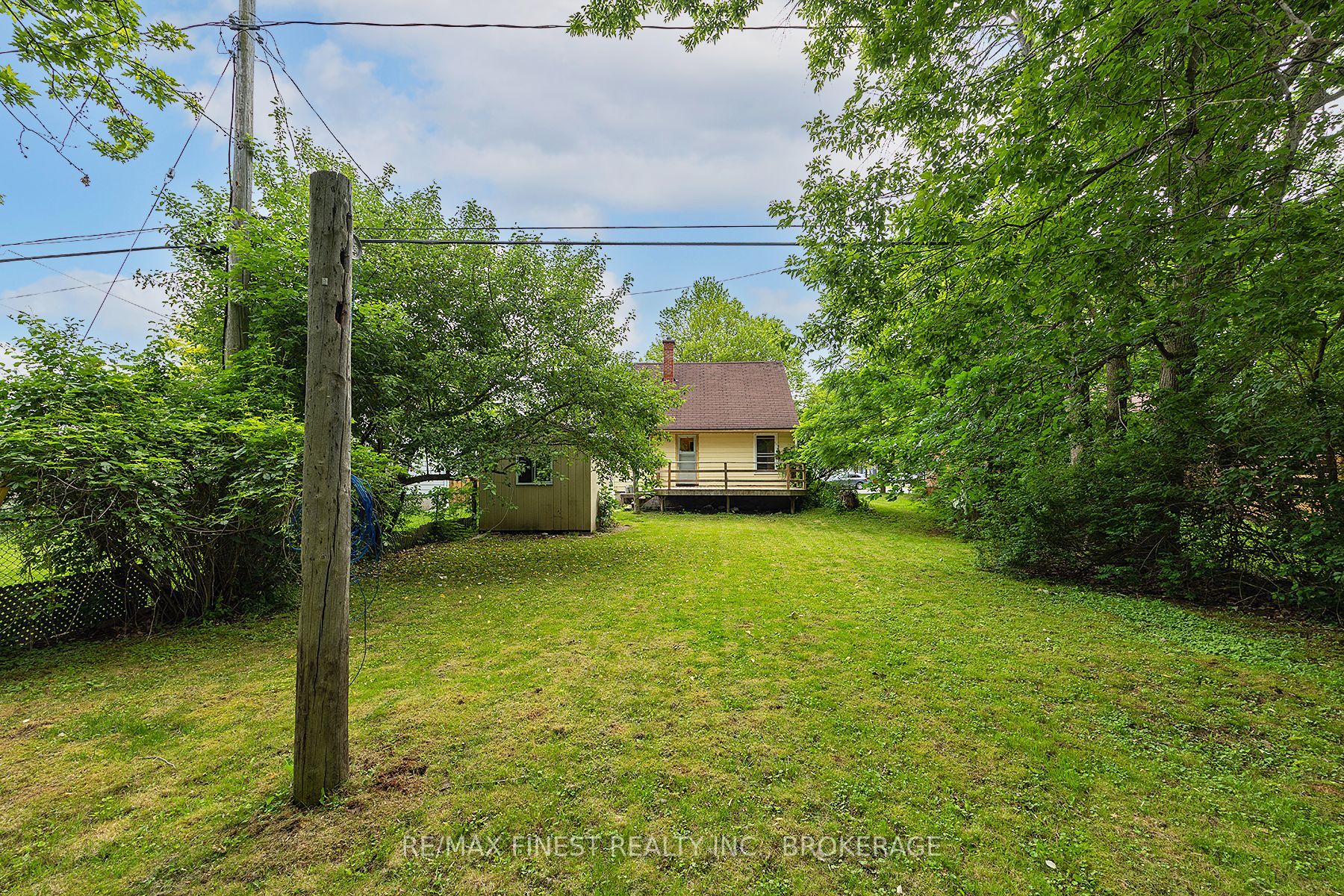 226 Simcoe Street Property Photo 14