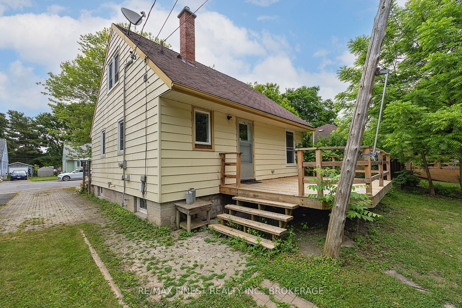 226 Simcoe Street Property Photo 15