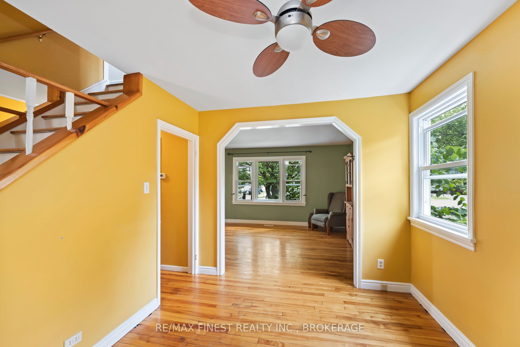 226 Simcoe Street Property Photo 22