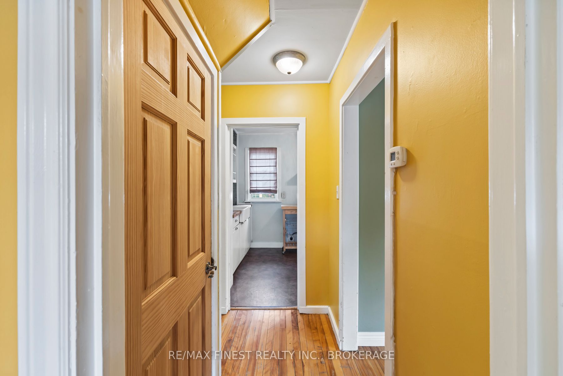 226 Simcoe Street Property Photo 23