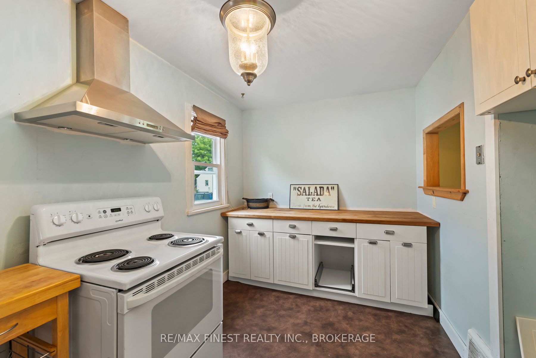 226 Simcoe Street Property Photo 25