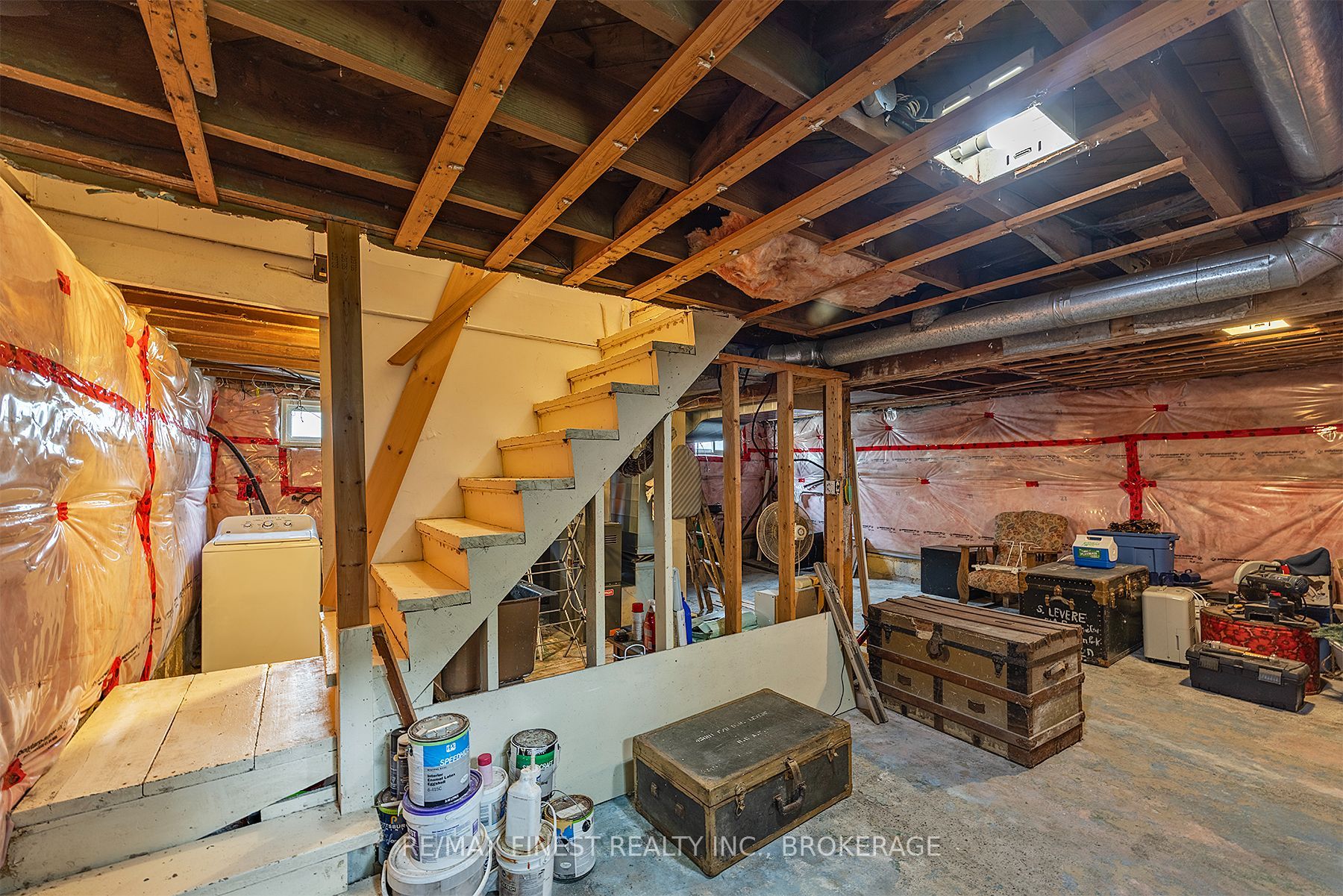 226 Simcoe Street Property Photo 39