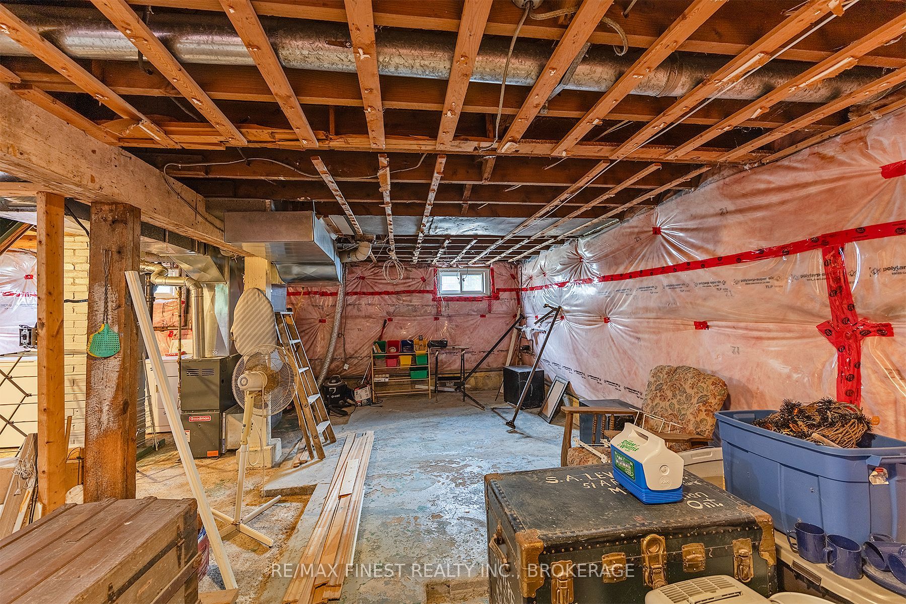226 Simcoe Street Property Photo 40