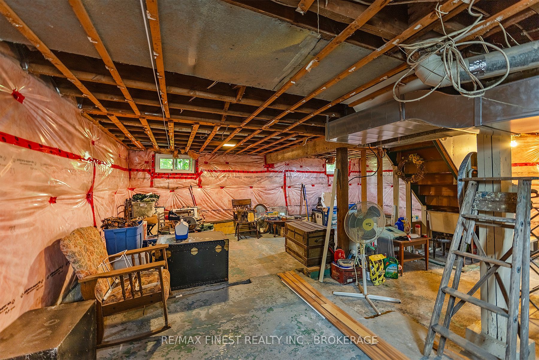 226 Simcoe Street Property Photo 41