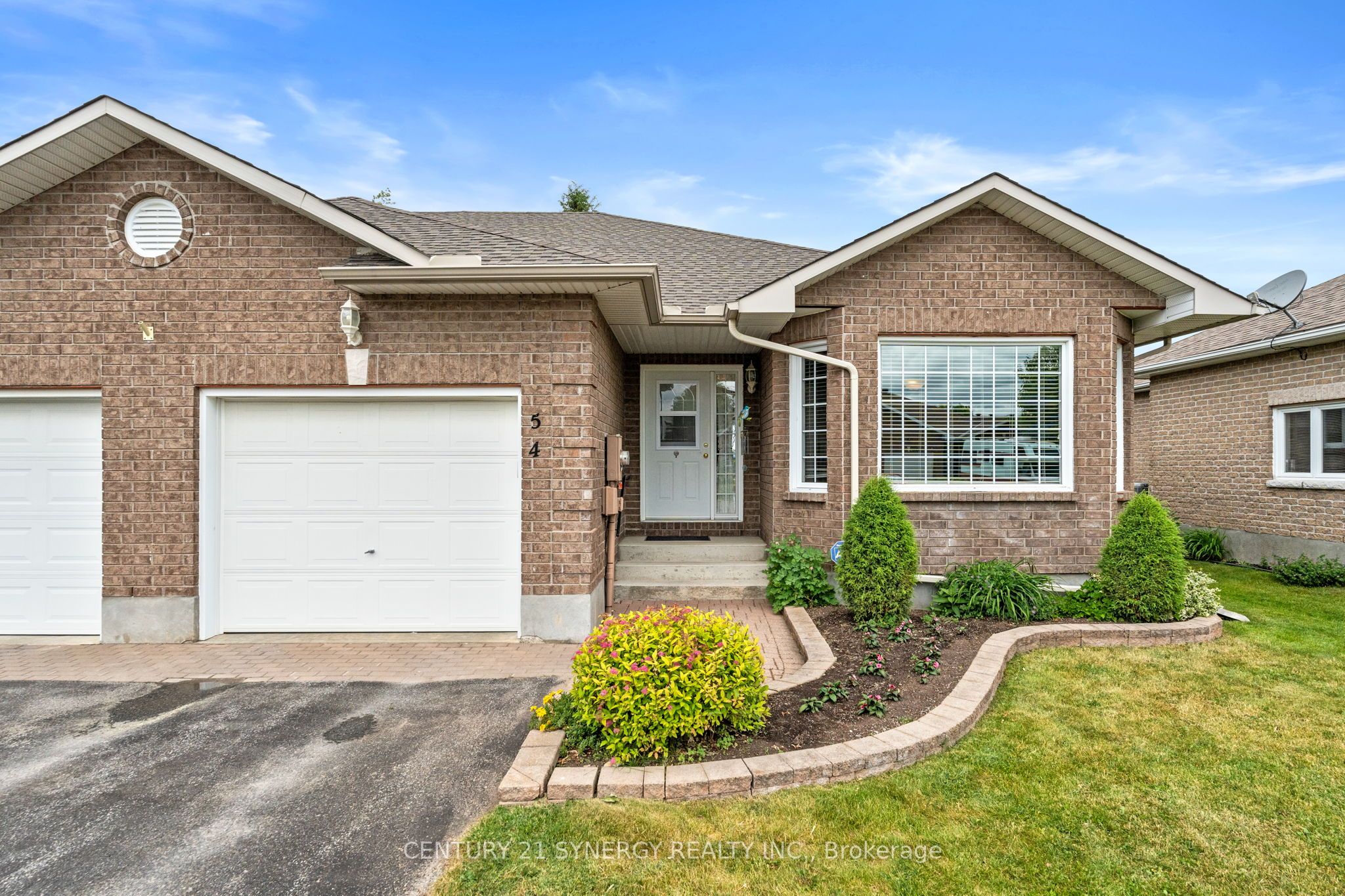 54 Dr Gordon Cres Property Photo 1