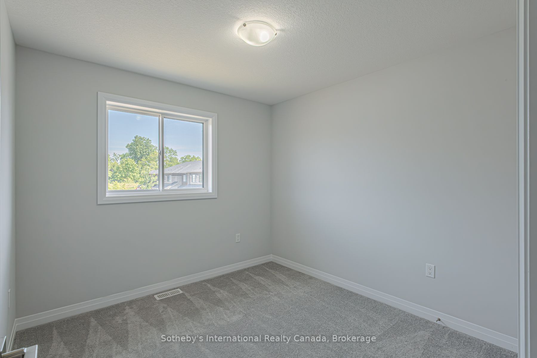 520 Grey Street 39 Property Photo 23