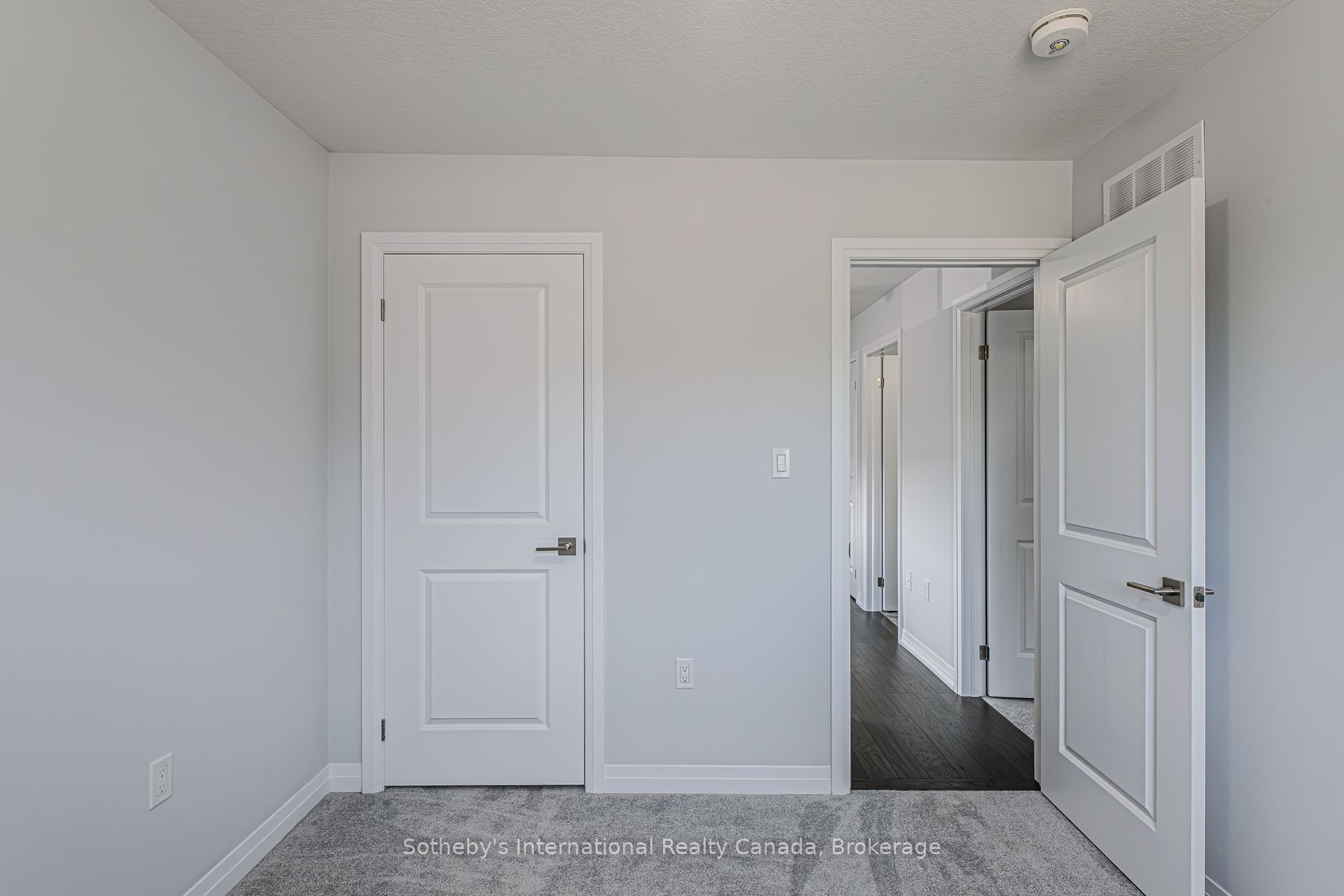 520 Grey Street 39 Property Photo 24