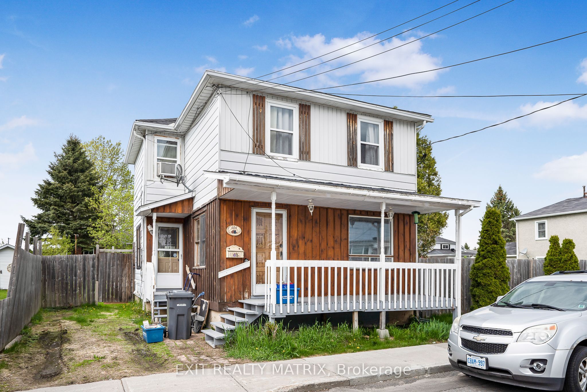 404 Kitchener St Property Photo 1