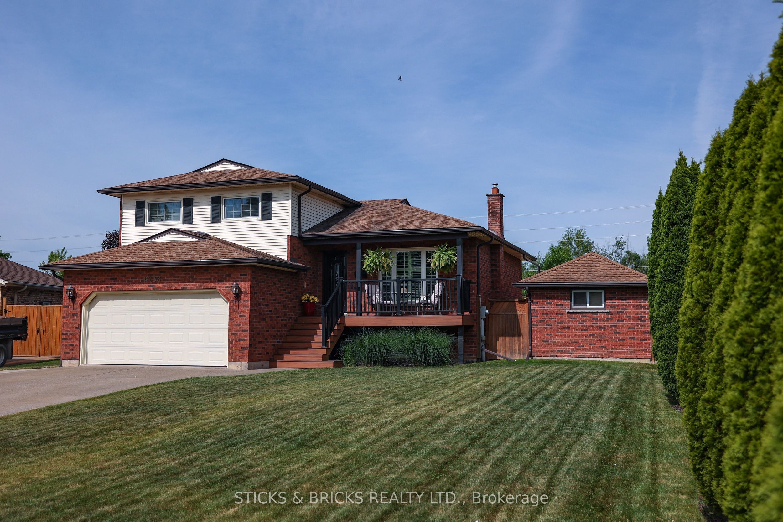 8238 Lexington Ct Property Photo 1