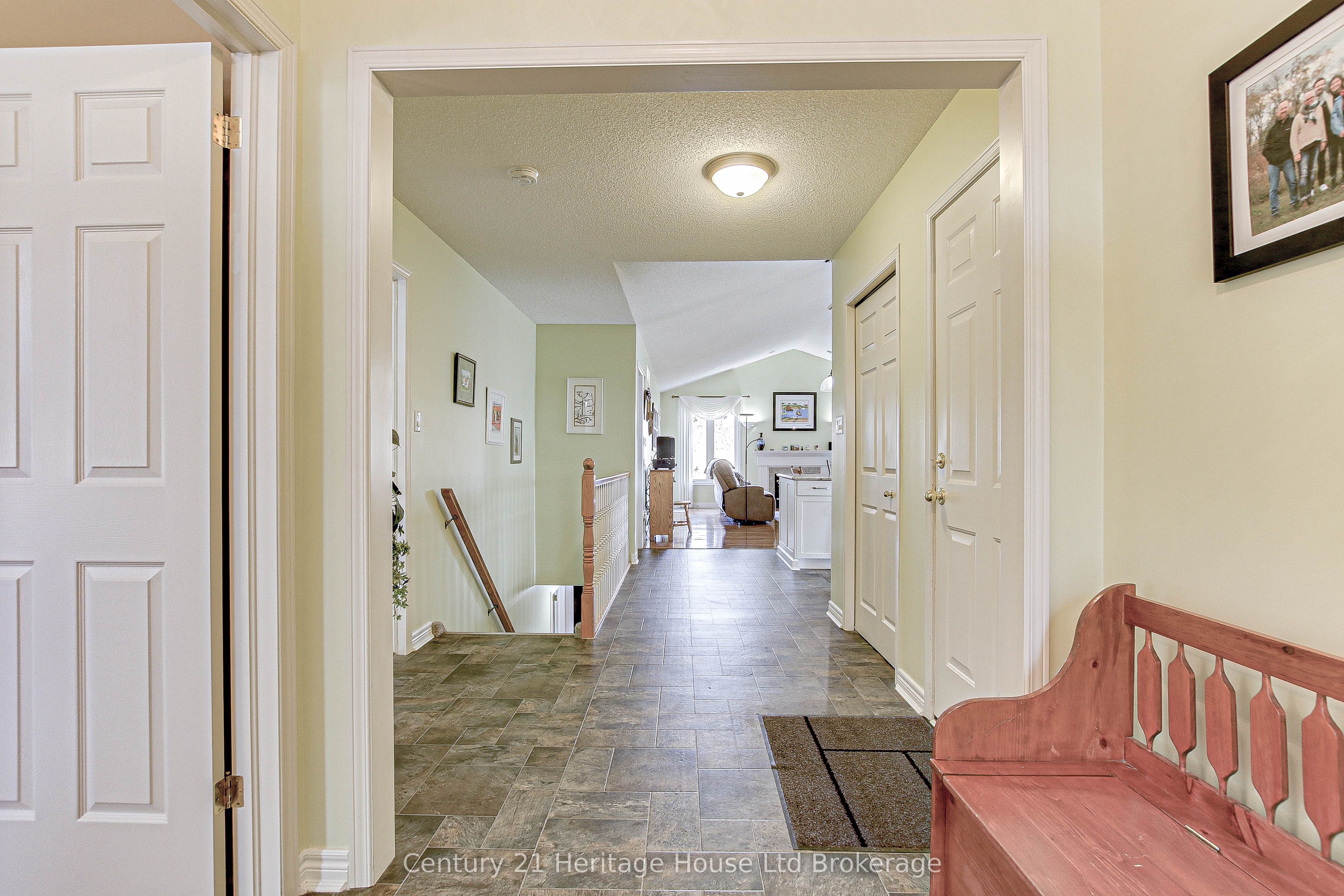 87 Donker Drive 24 Property Photo 6