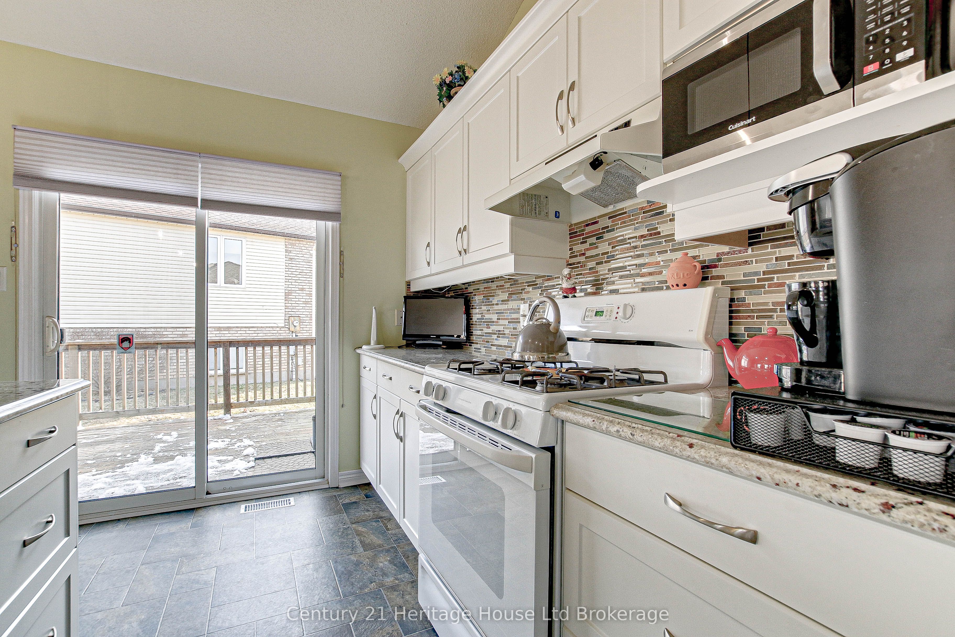 87 Donker Drive 24 Property Photo 10