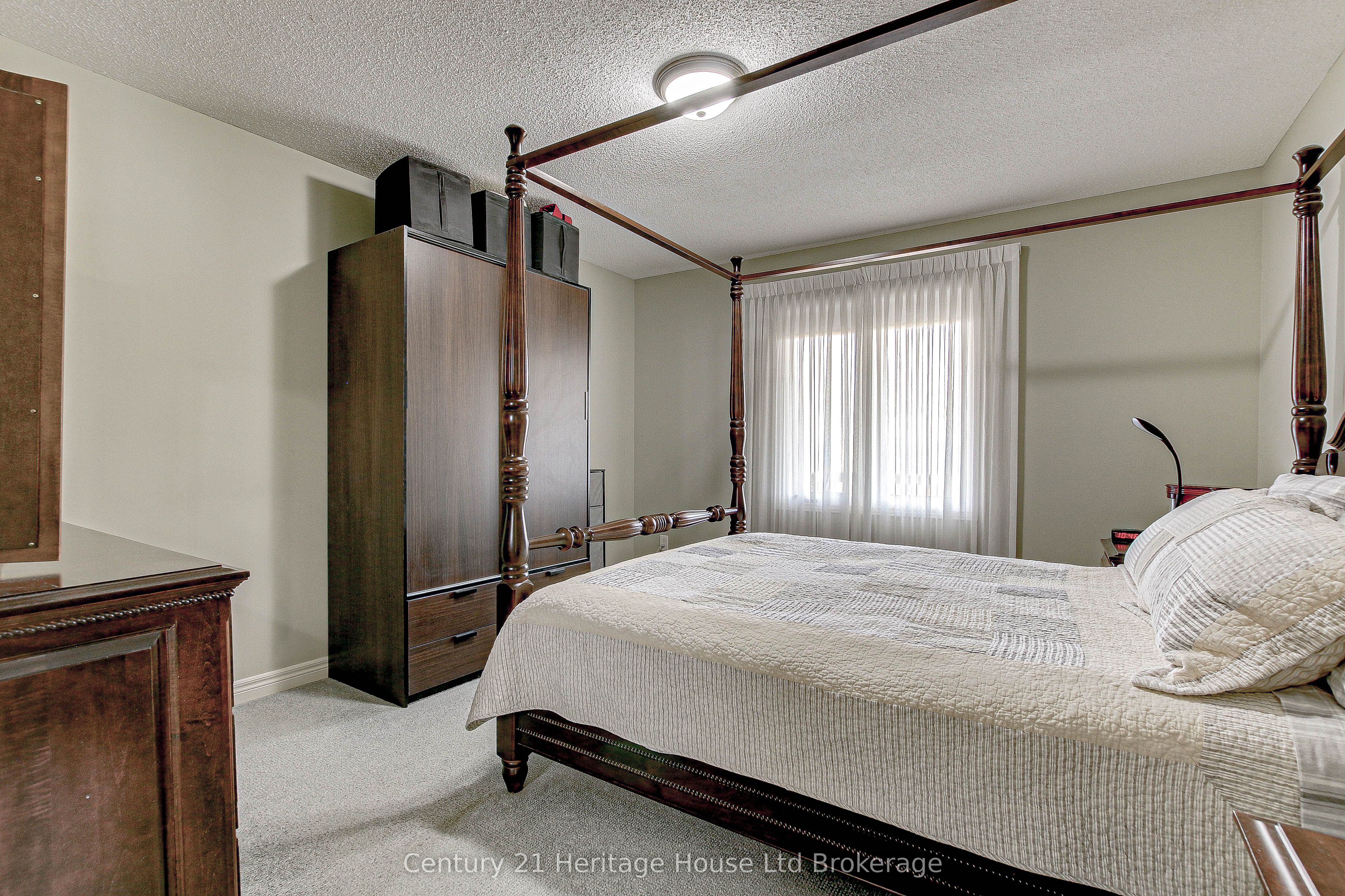 87 Donker Drive 24 Property Photo 17