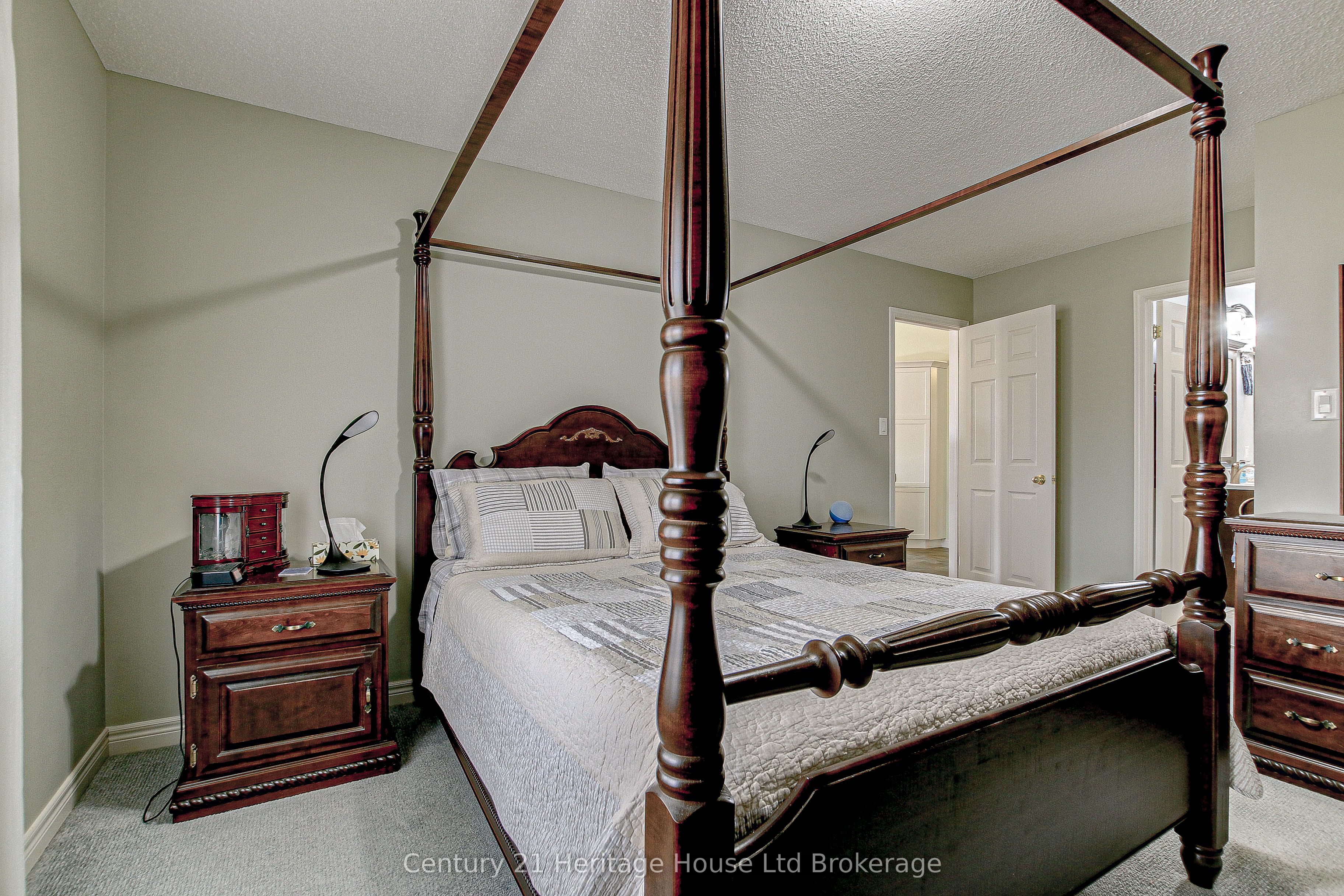87 Donker Drive 24 Property Photo 18