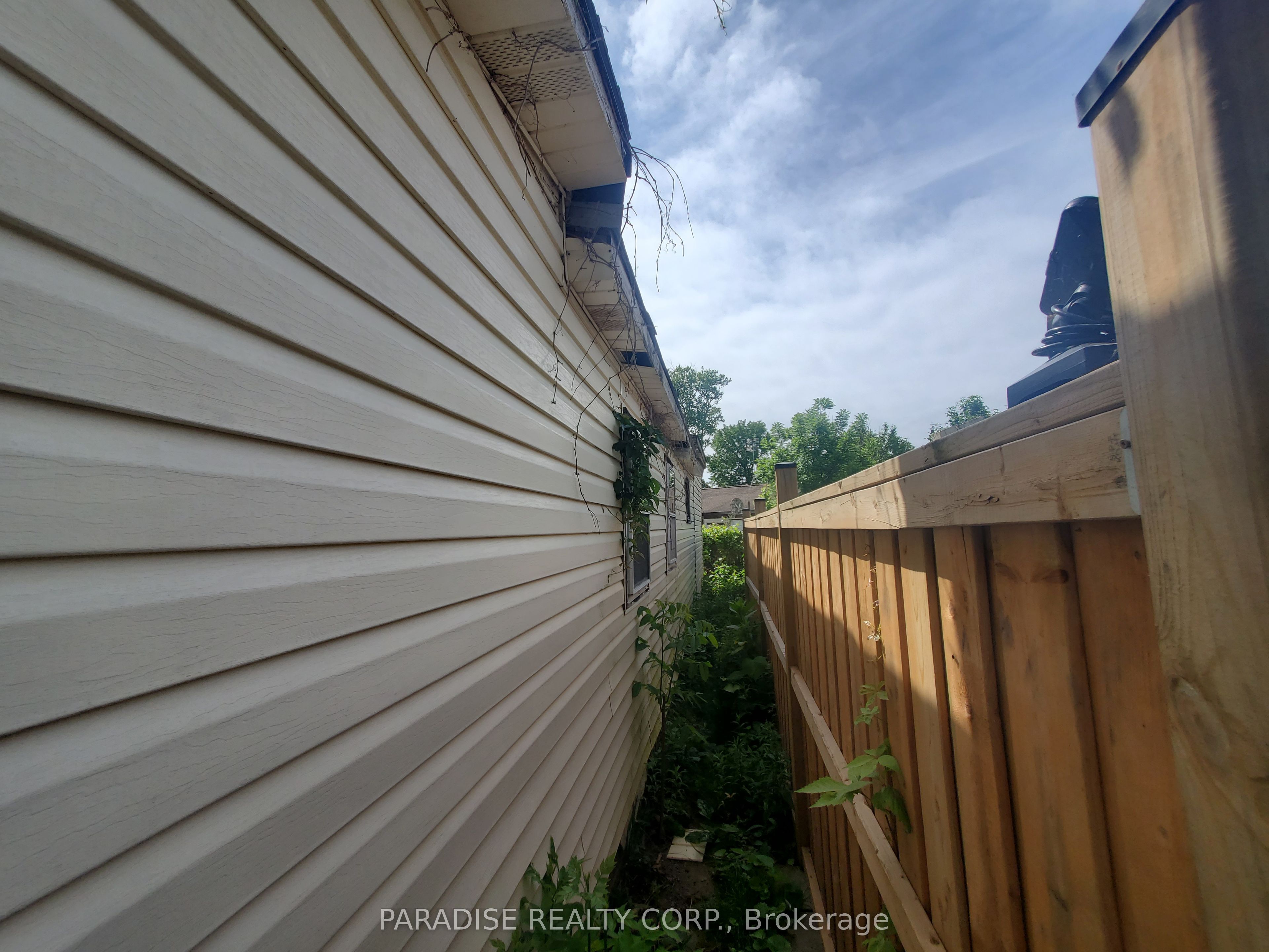 53 Cambridge Road E Property Photo 5