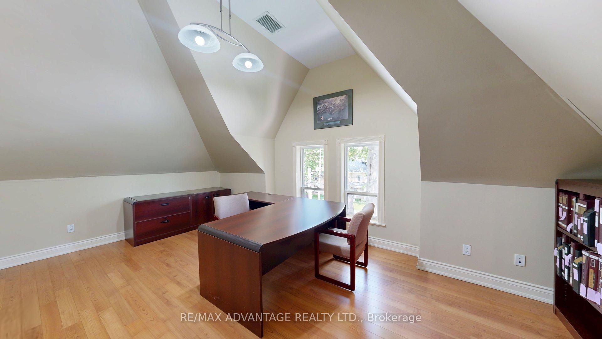 629 Wellington Street Property Photo 5
