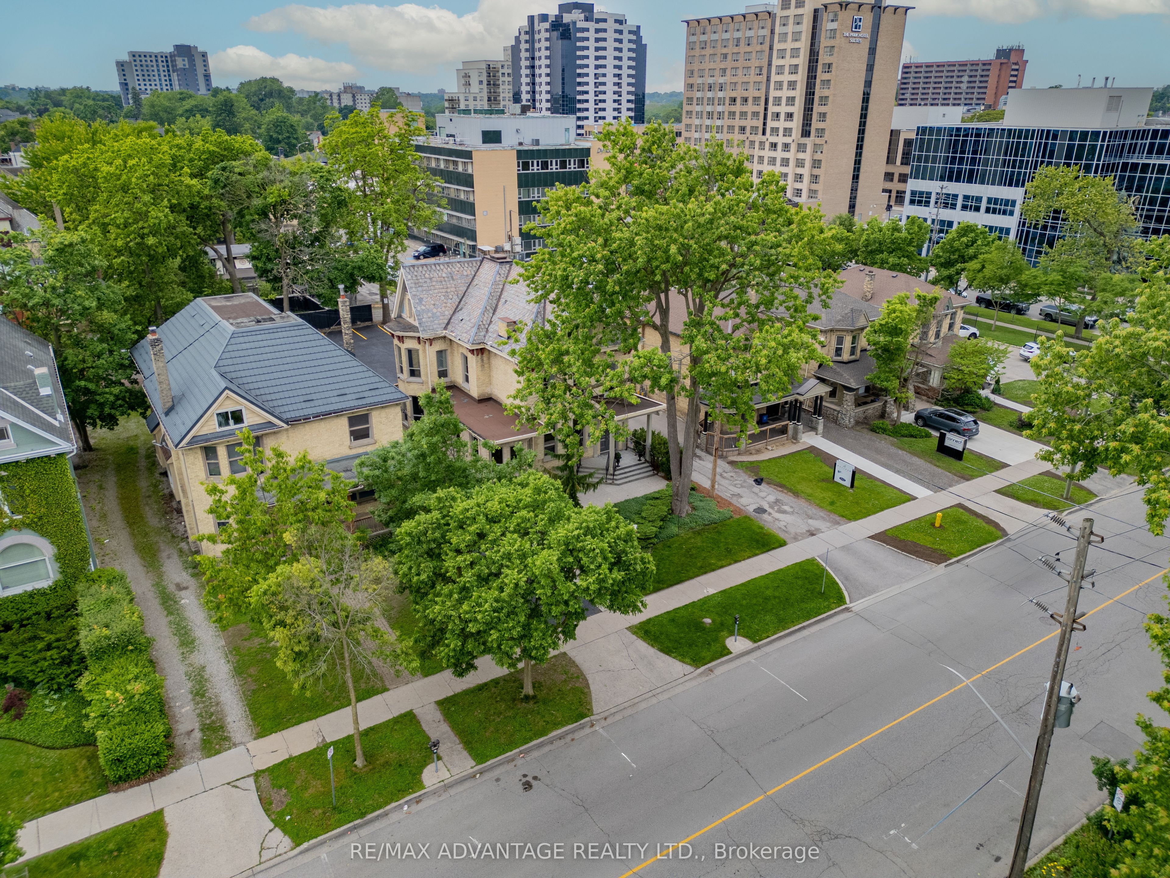 629 Wellington Street Property Photo 28