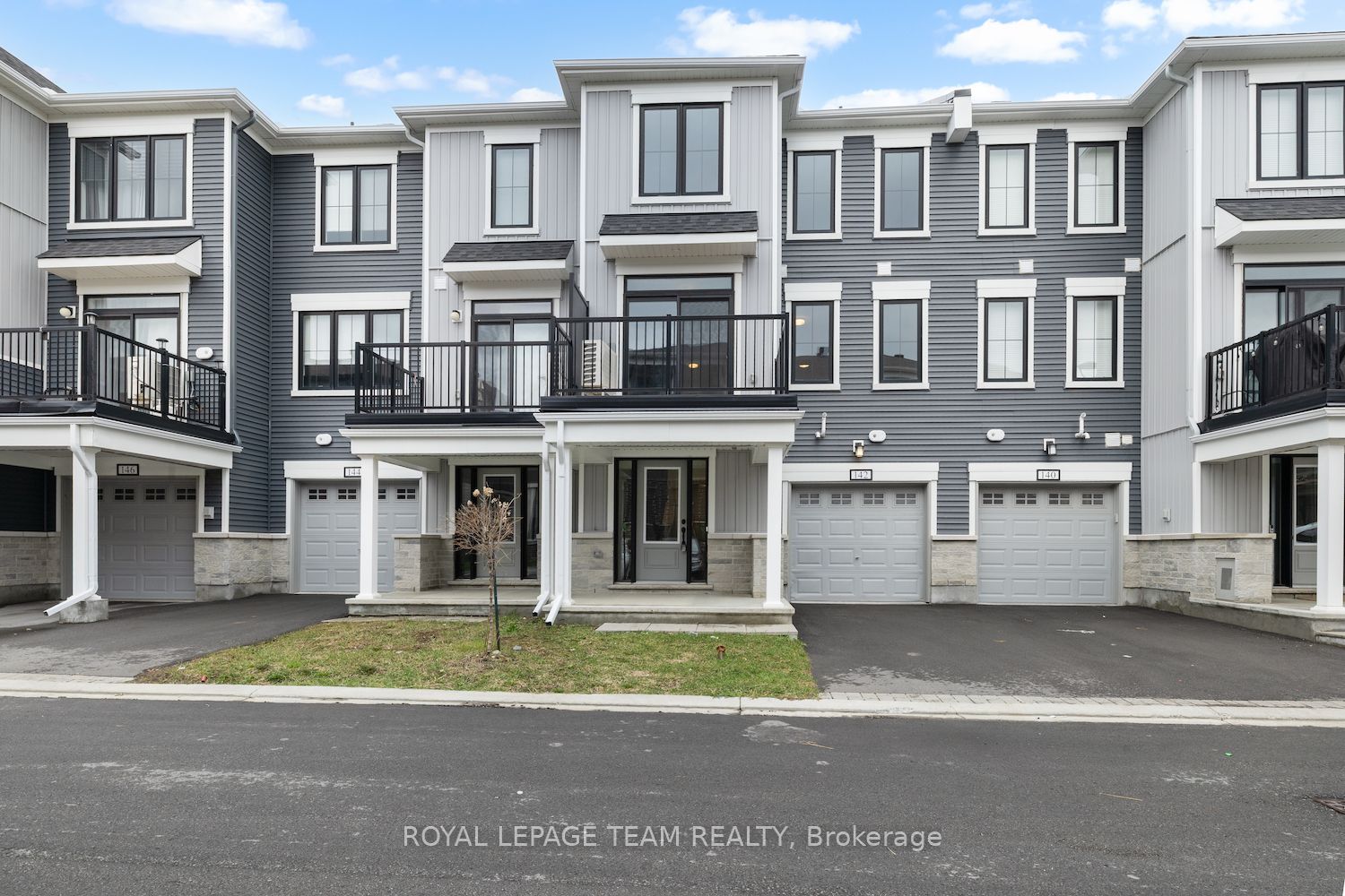 142 Anthracite Priv Property Photo 1