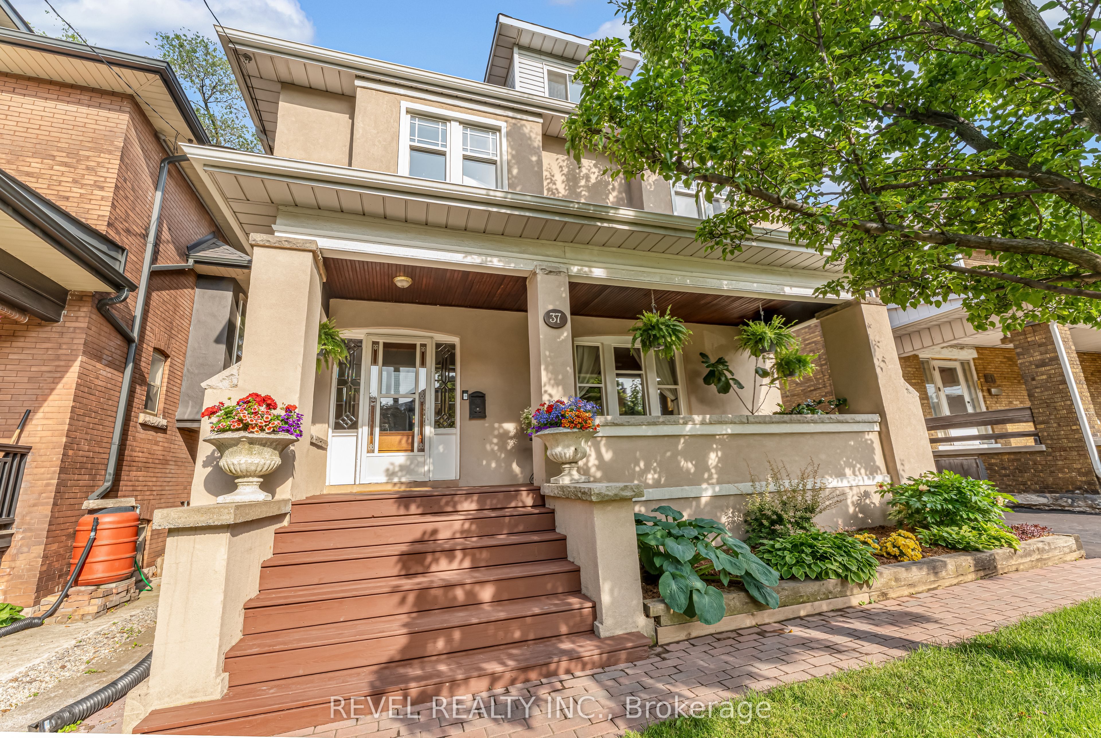 37 Burris Street Property Photo 1