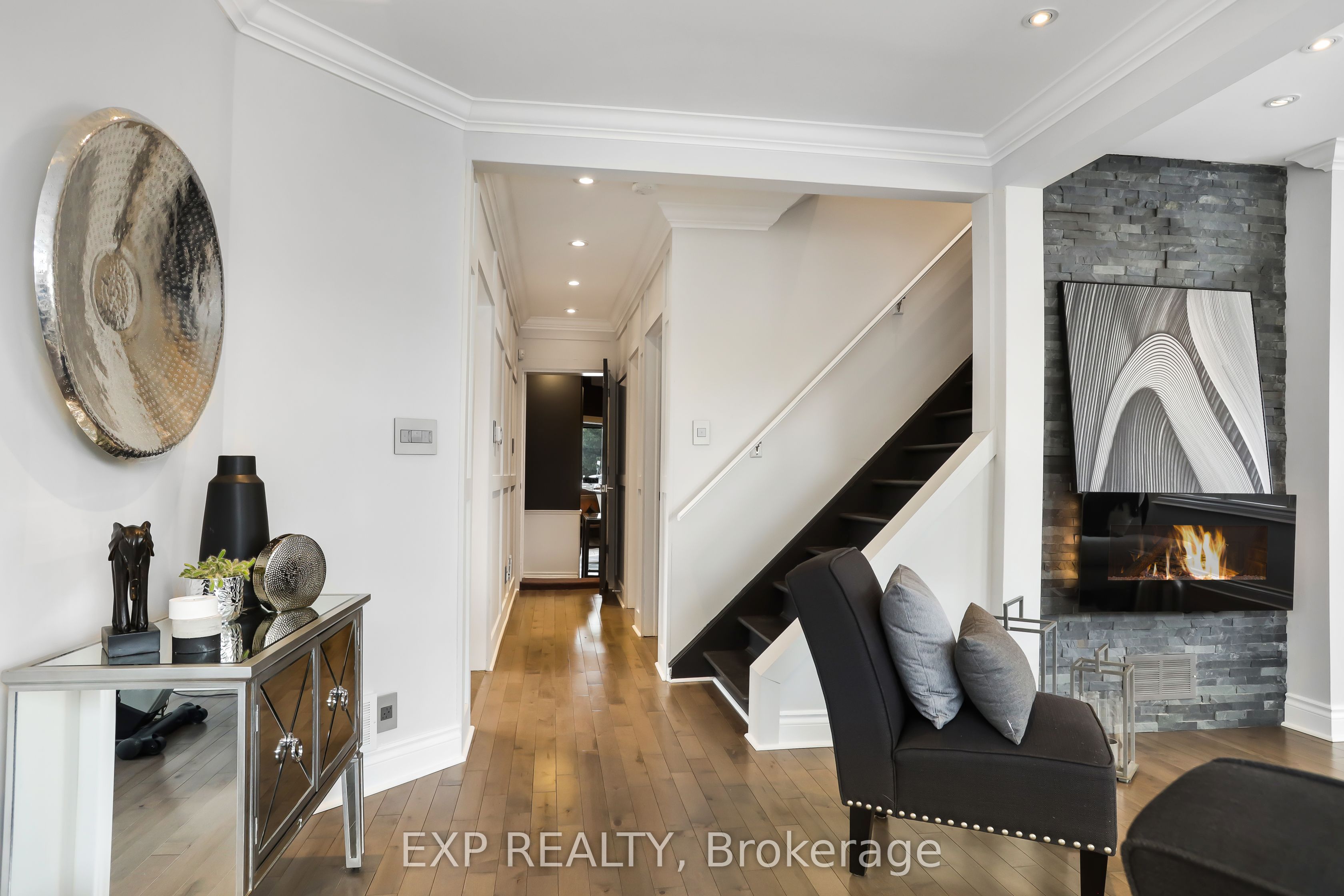 8 Warwick Road Property Photo 10