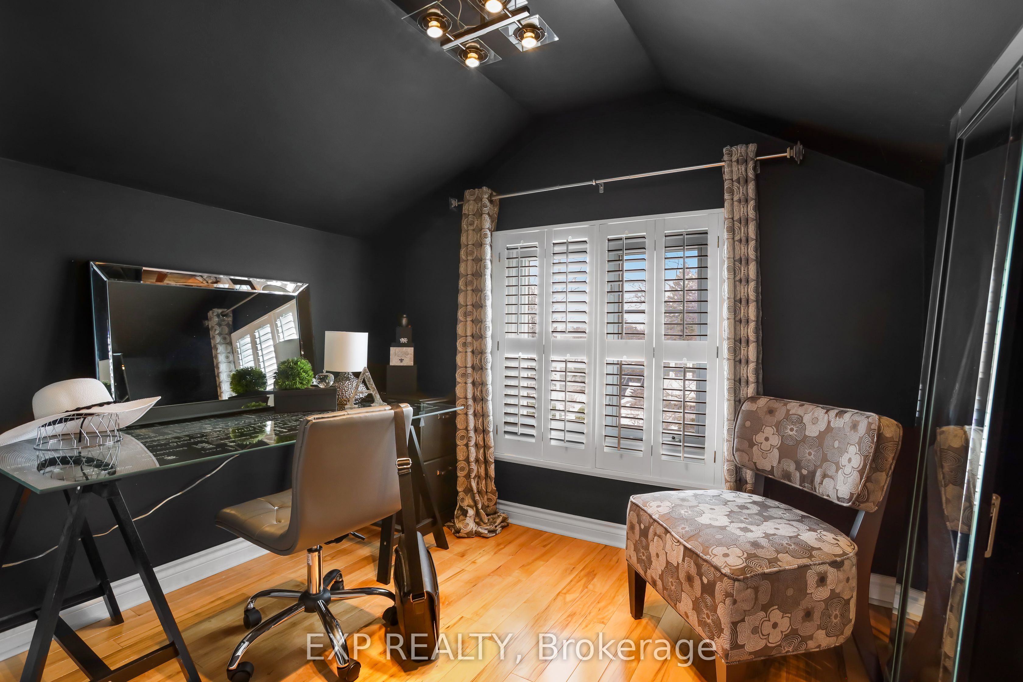 8 Warwick Road Property Photo 19