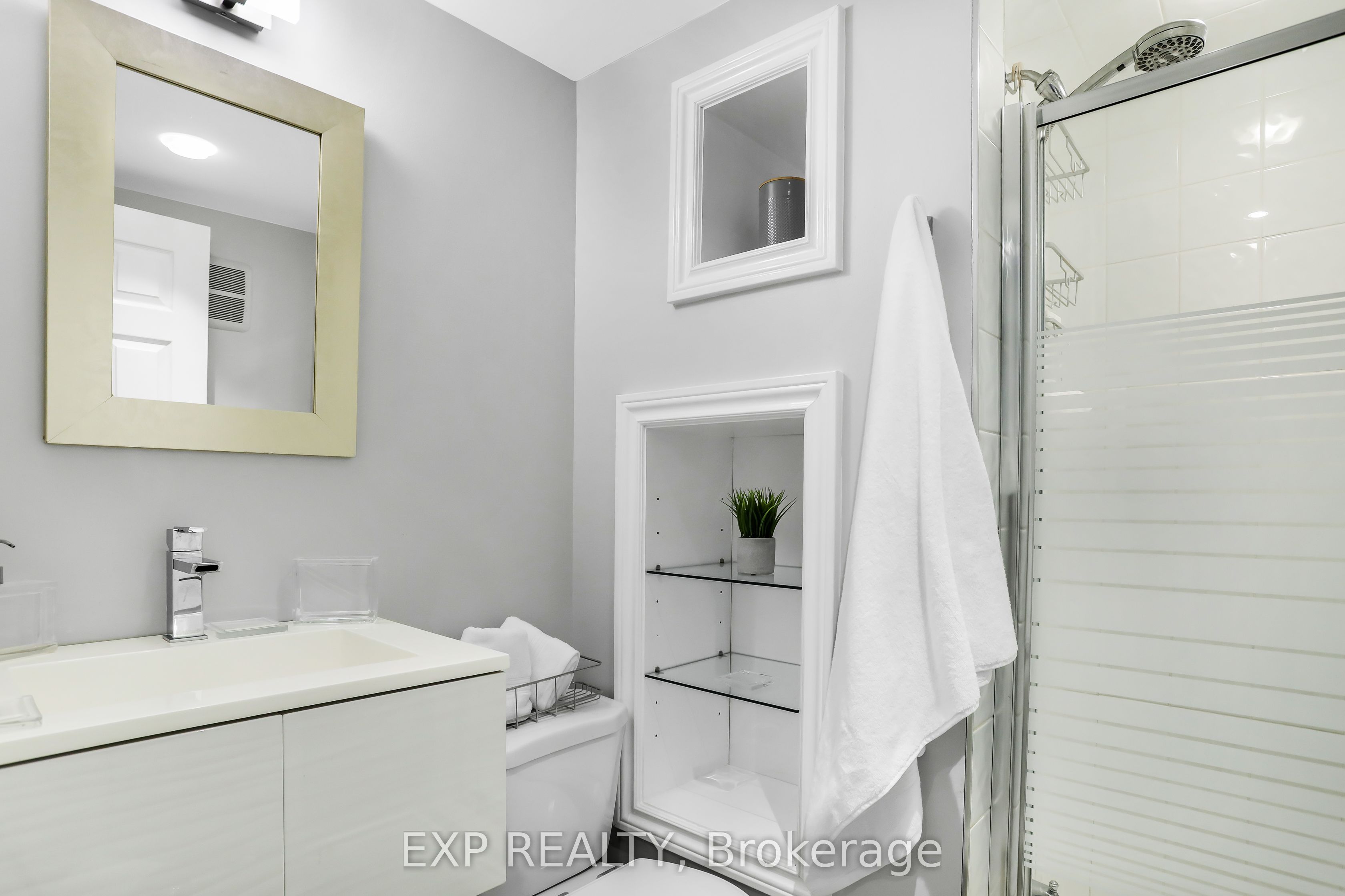 8 Warwick Road Property Photo 23