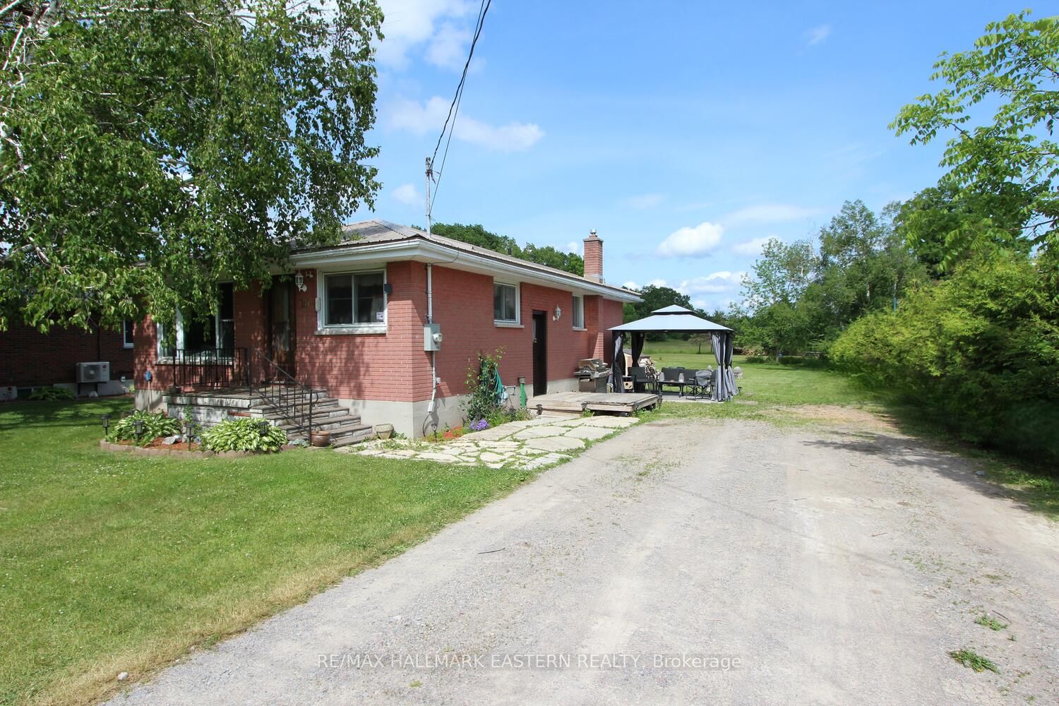16 William Street Property Photo 1