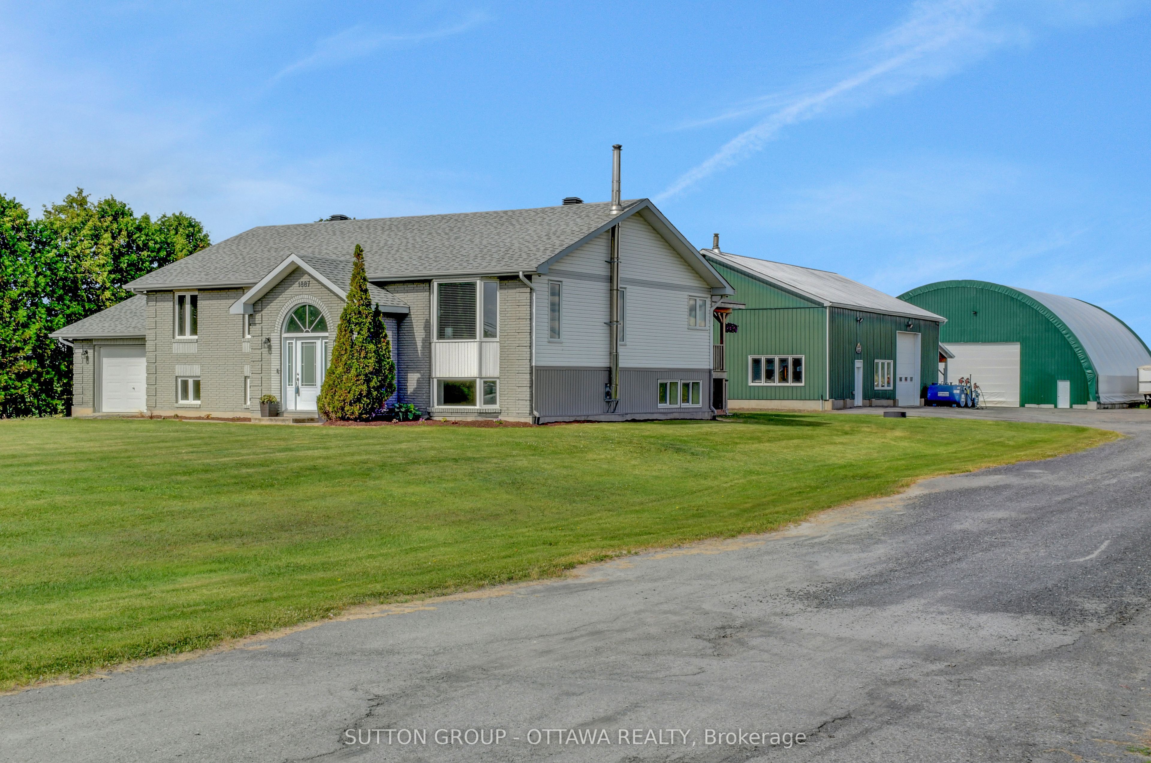 1887 Champlain Street Property Photo 1