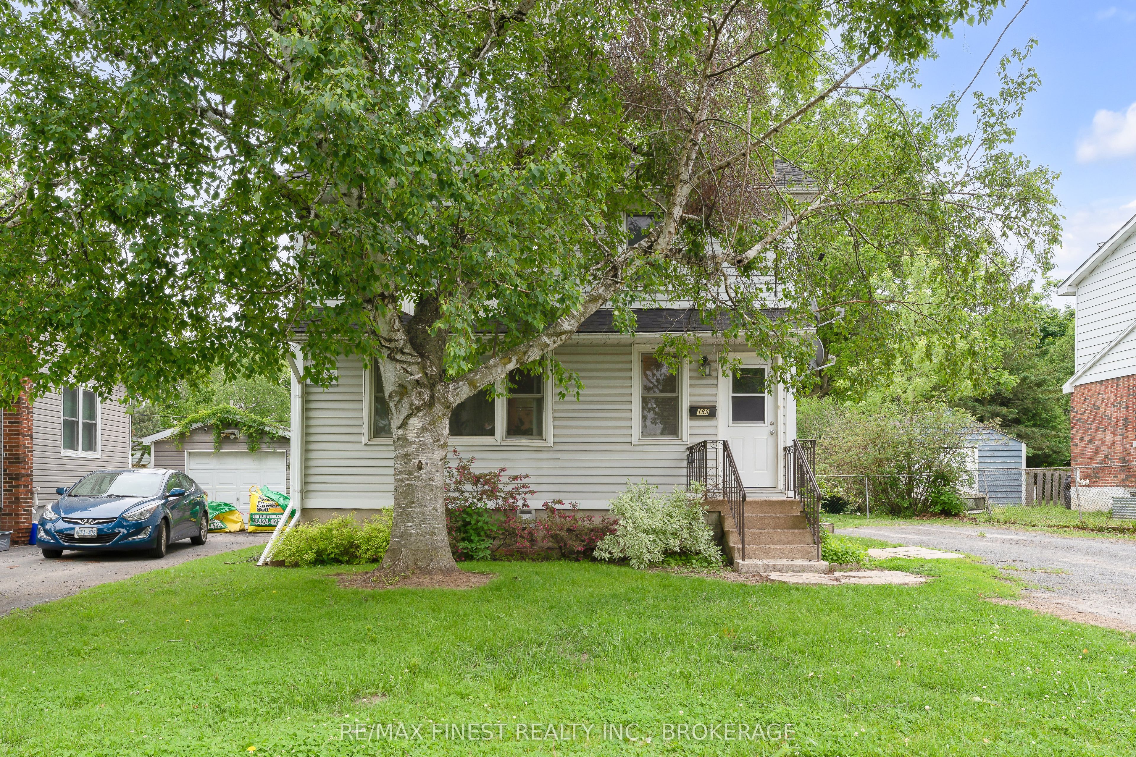 189 Hawthorne Ave
