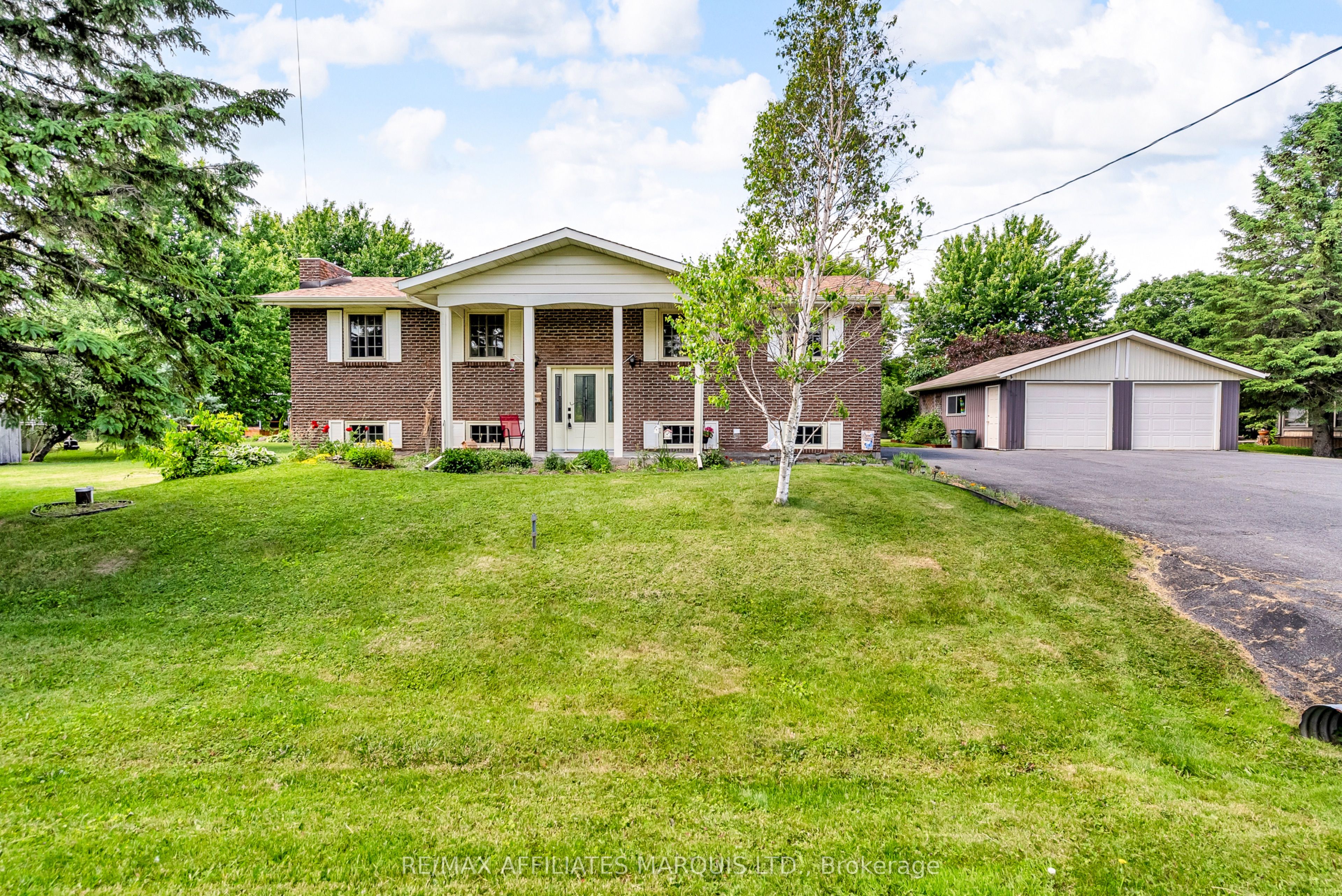 18227 Oak Drive Property Photo 1