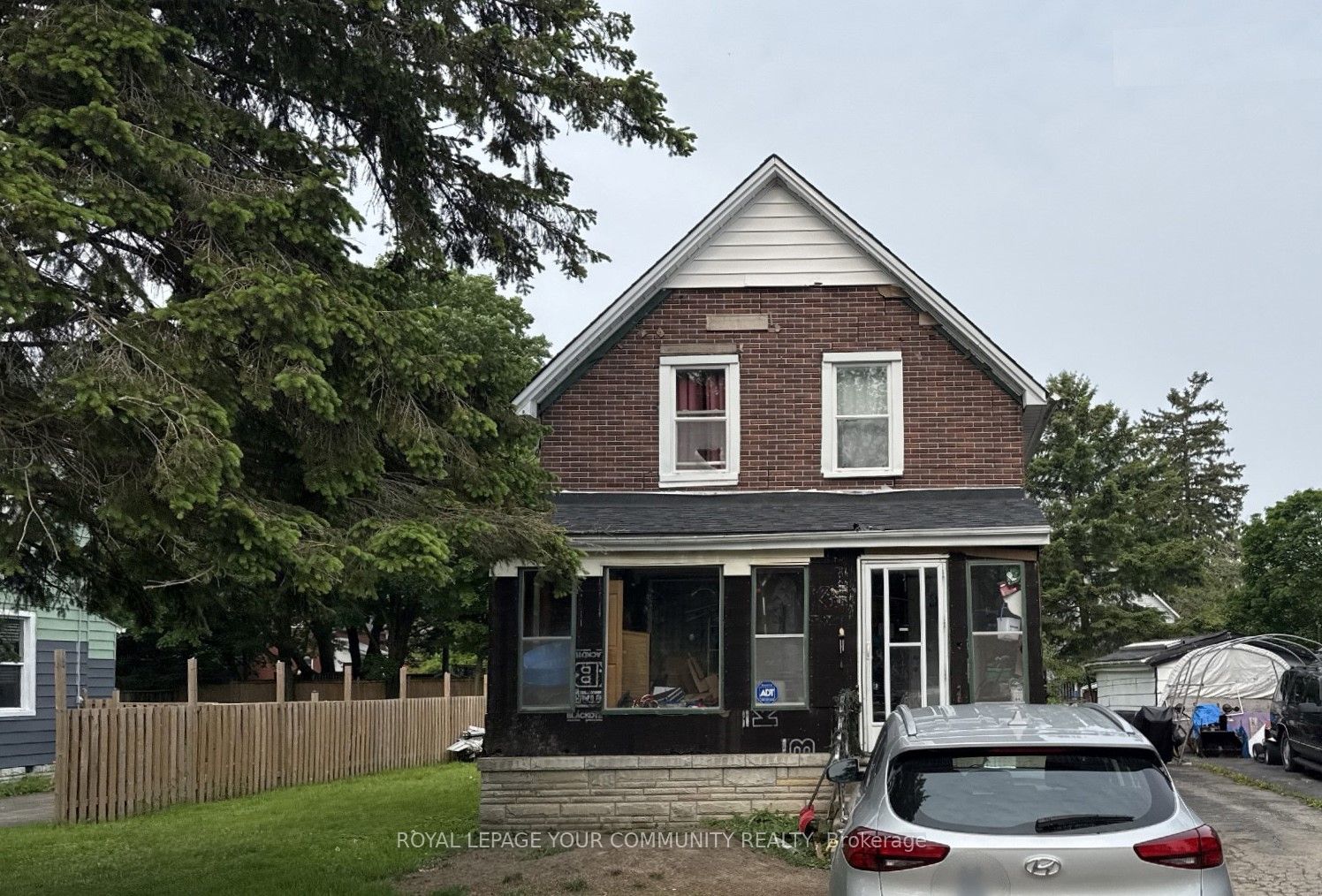 8 Laurier St Property Photo 1