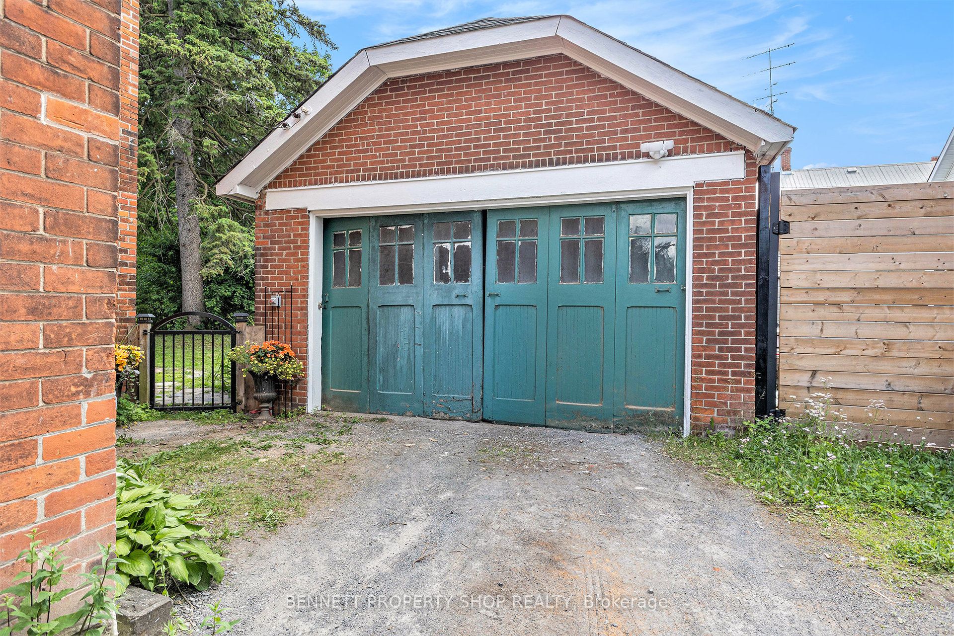 10 Rochester Street Property Photo 30